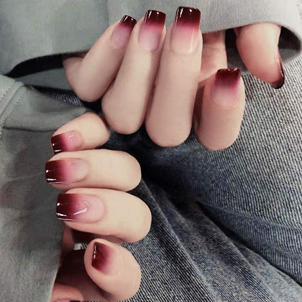 8 Short Acrylic Nails We Love! Embrace Elegance 💅🌺 | by Nailkicks | Medium