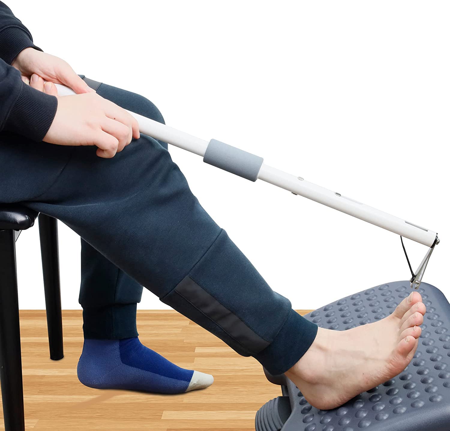 Long Reach Toenail Cutters : help users reach toenails, grooming aid for  arthritis