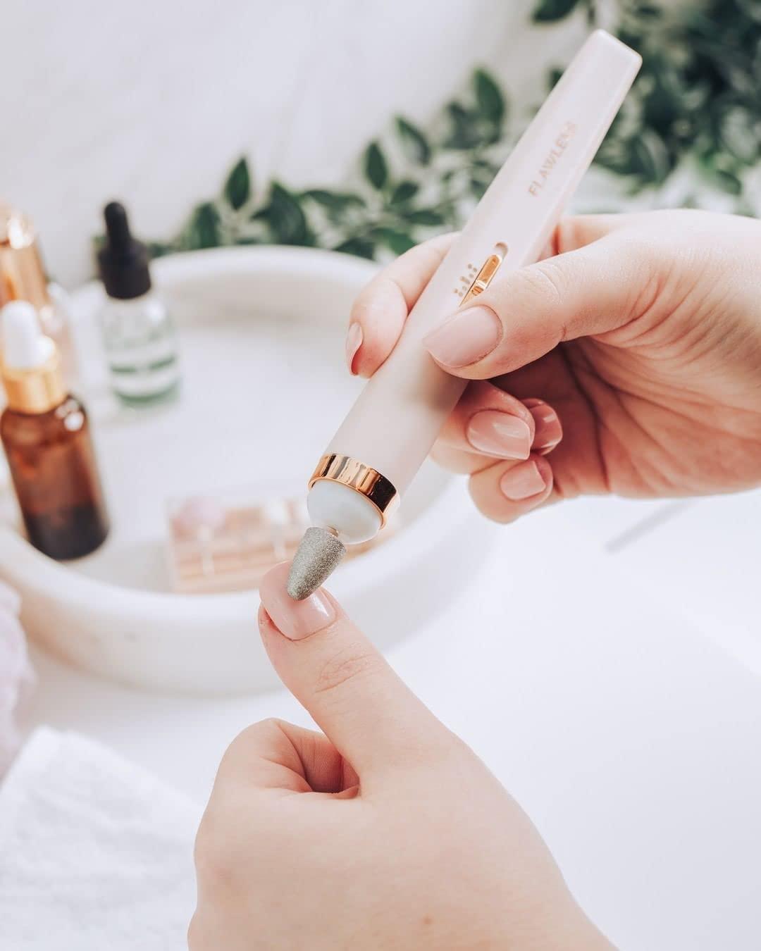 Finishing Touch Flawless Salon Nails Kit Electronic Nail File and Full