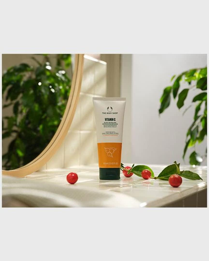 The Body Shop Vitamin C Glow Boosting Microdermabrasion Exfoliation for