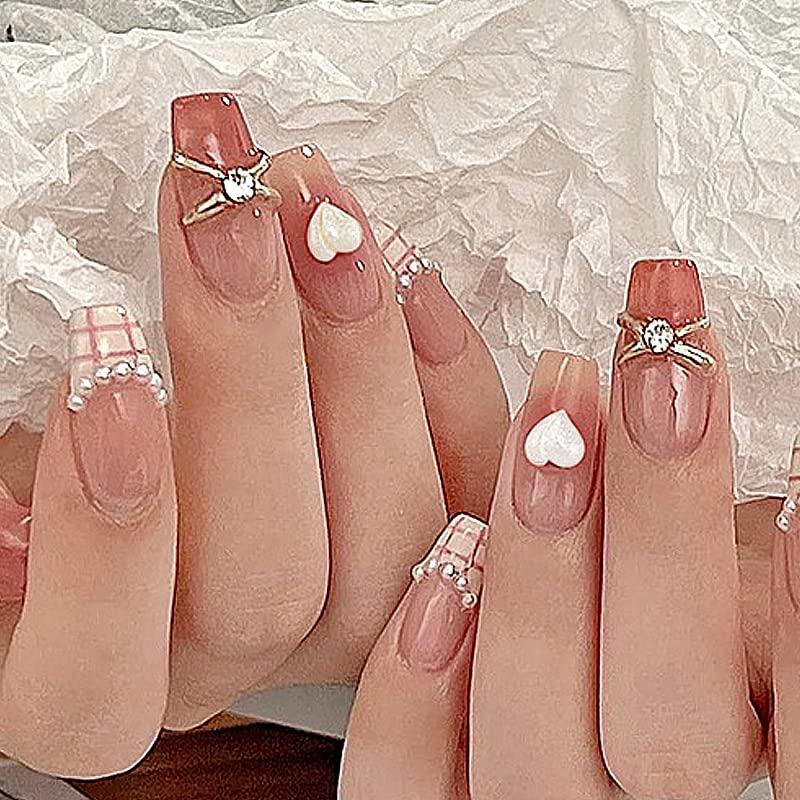 How to apply pearls & beads on your nails 