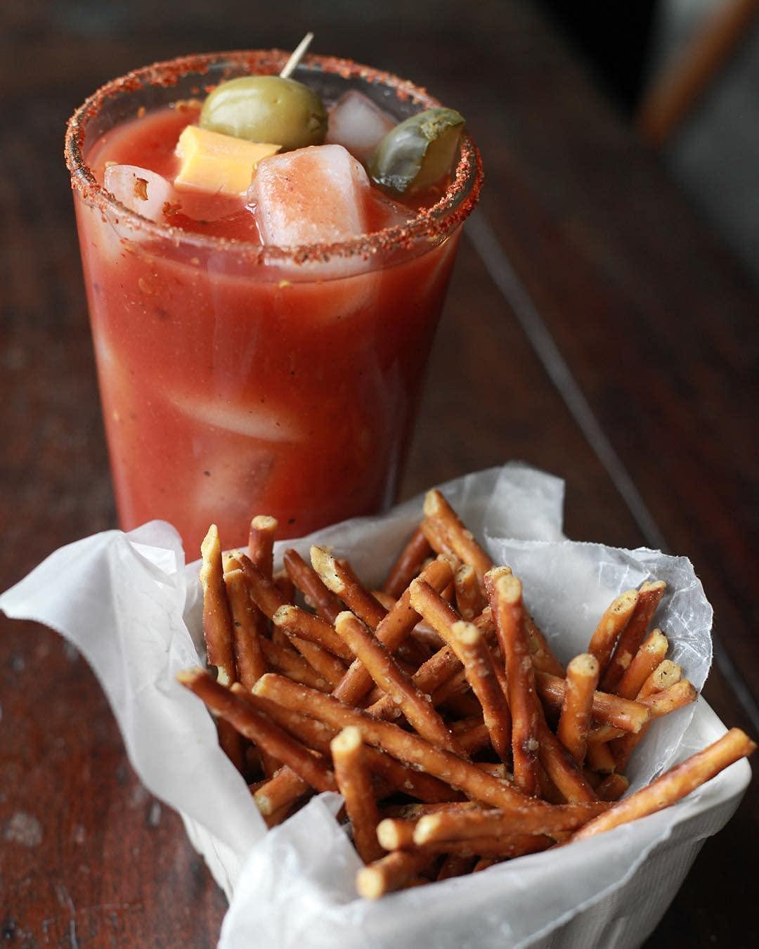 Pop Daddy Cinnamon Sugar Healthy Bold Gourmet Flavored 7.5oz Pretzel