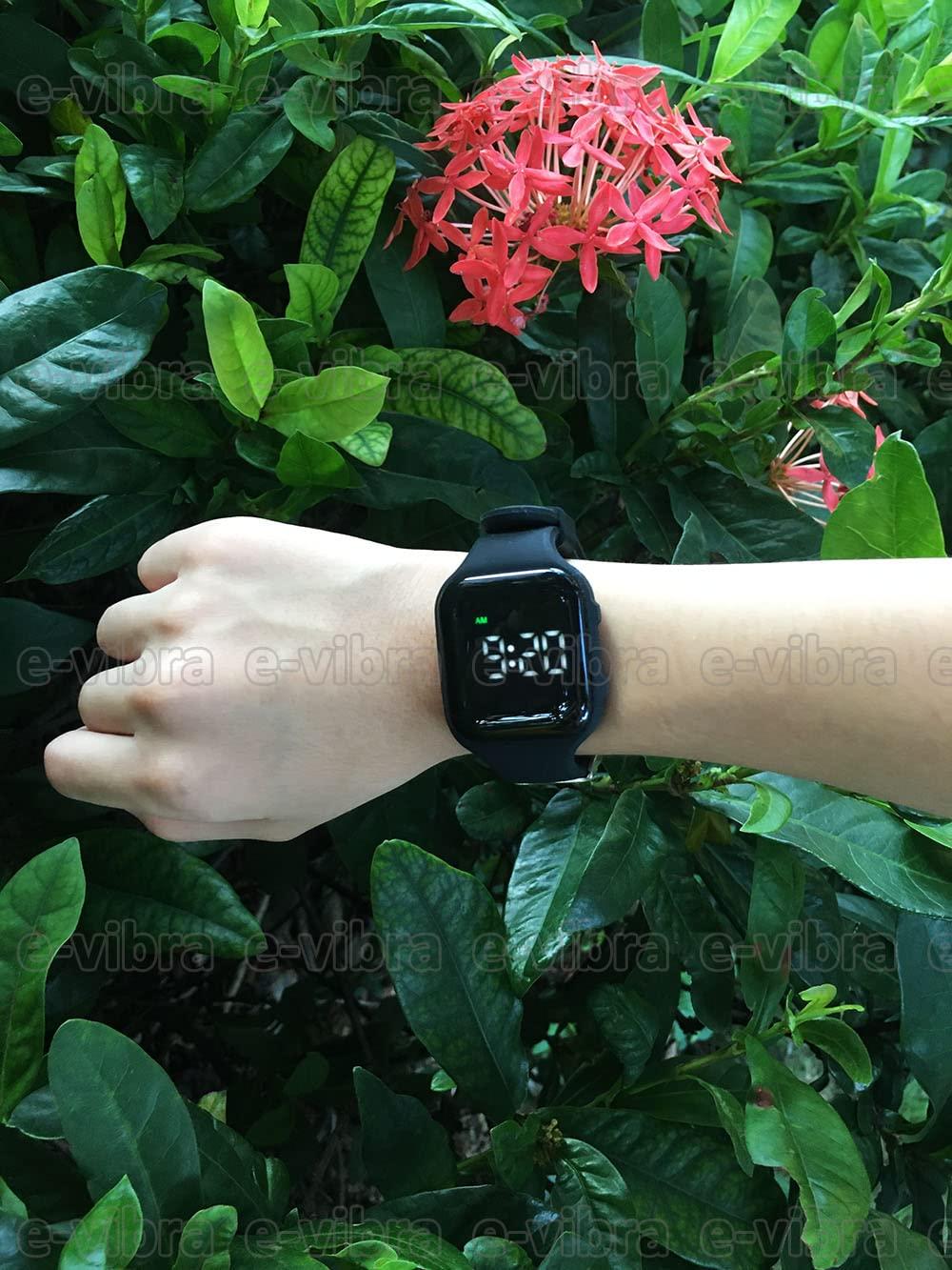 Vibration Alarm Reminder Watch | 15 Personal Alarms & Pill Timers | Black |  International Shipping