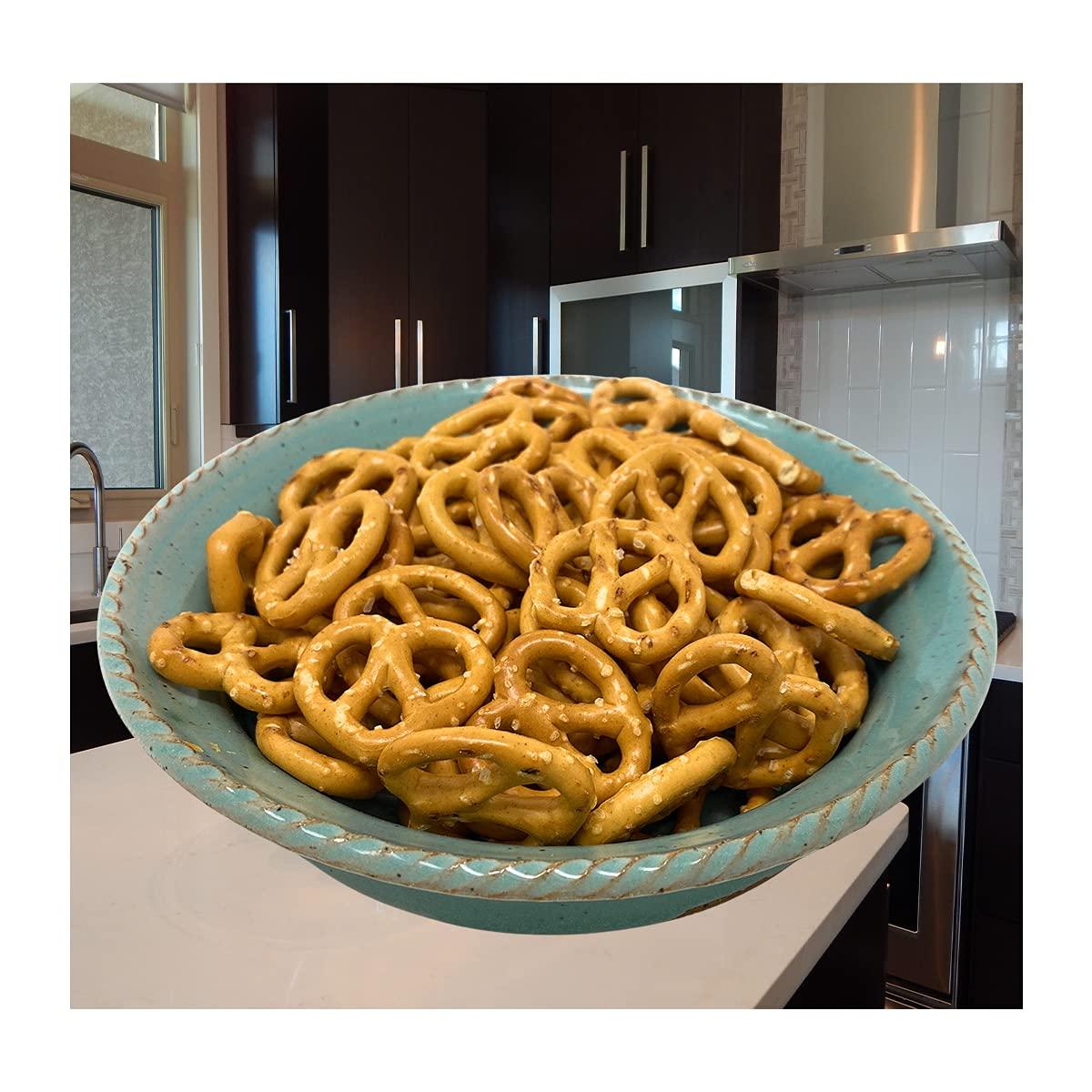 Hanover Organic Ancient Grains Spelt Pretzels 28 Oz. Barrel by Hanover