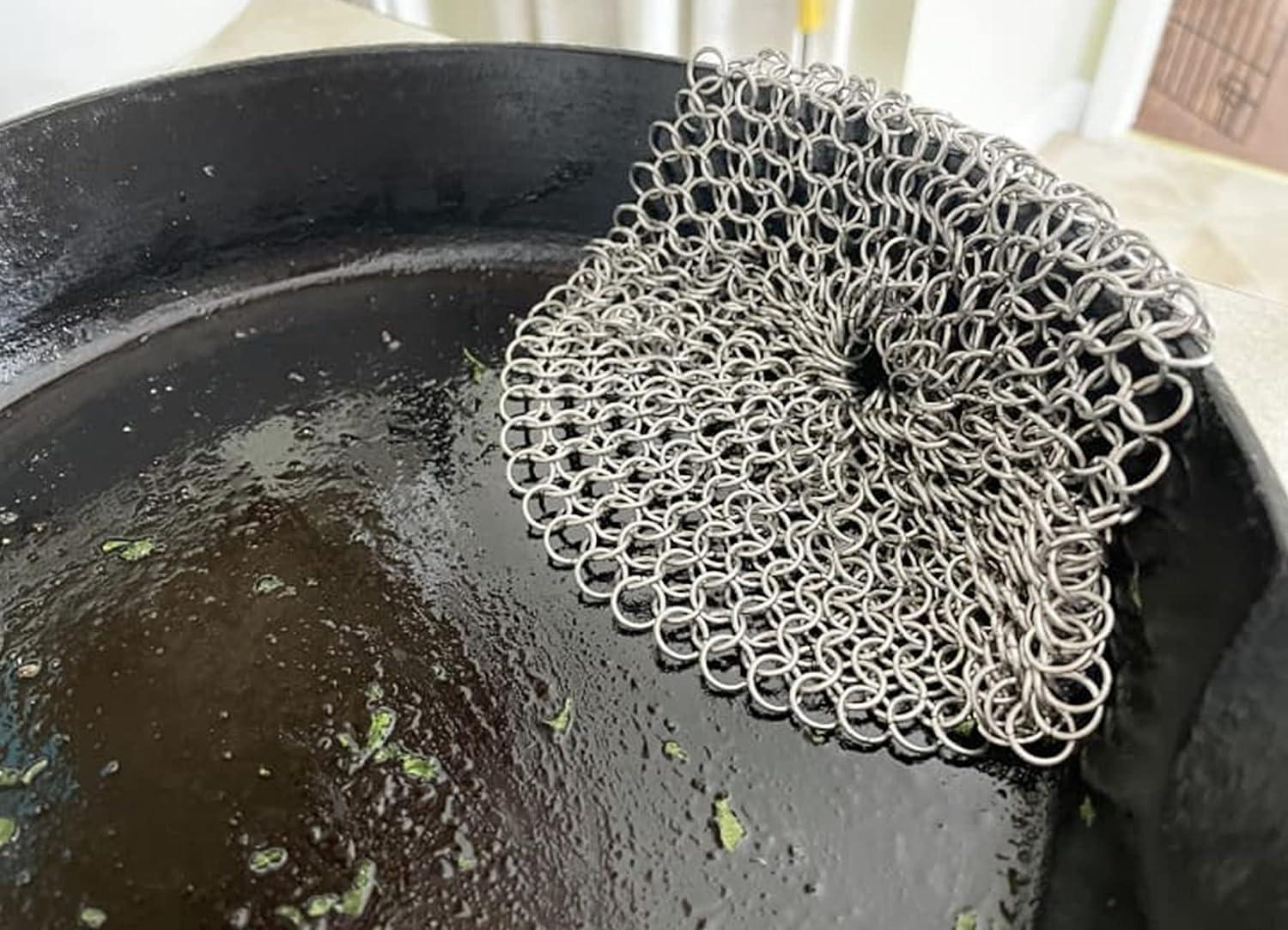 Stainless Steel Cast Iron Skillet Cleaner Chainmail Cleaning Scrubber With  Hanging Ring for Cast Iron Pan,Pre-Seasoned Pan,Griddle Pans, BBQ Grills  and More Pot Cookware-Square 7x7 Inch 