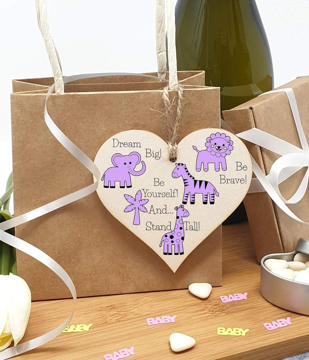 Targa Decorativa A Forma Di Cuore In Legno Fatta A Mano - The Plum Penguin Con Scritta 'Be Who You Are' - Idea Regalo Motivazionale 10x10 Cm