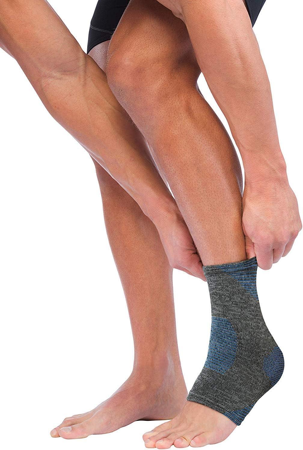 Mueller 4-Way Stretch Black & Blue Premium Knit Elbow Support with Thermo Reactive Technology, Small/Medium