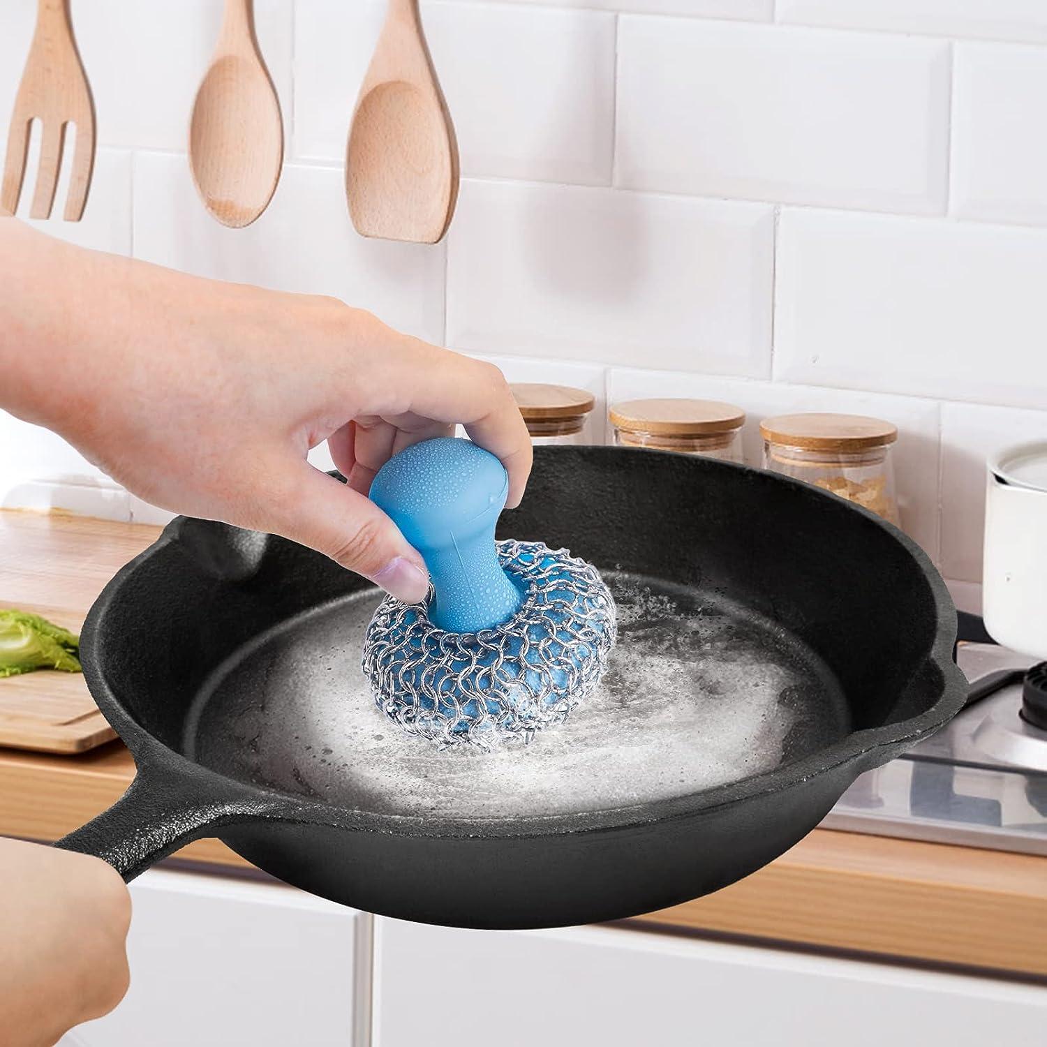 Cast Iron Scrubber + Pan Scraper, Upgraded Cast Iron Cleaner with Ergonomic  Handle, Chainmail Scrubber for Cast Iron Pans and Skillets, Dishwasher Safe  (Blue, 1 Scrubber + 1 Scraper)
