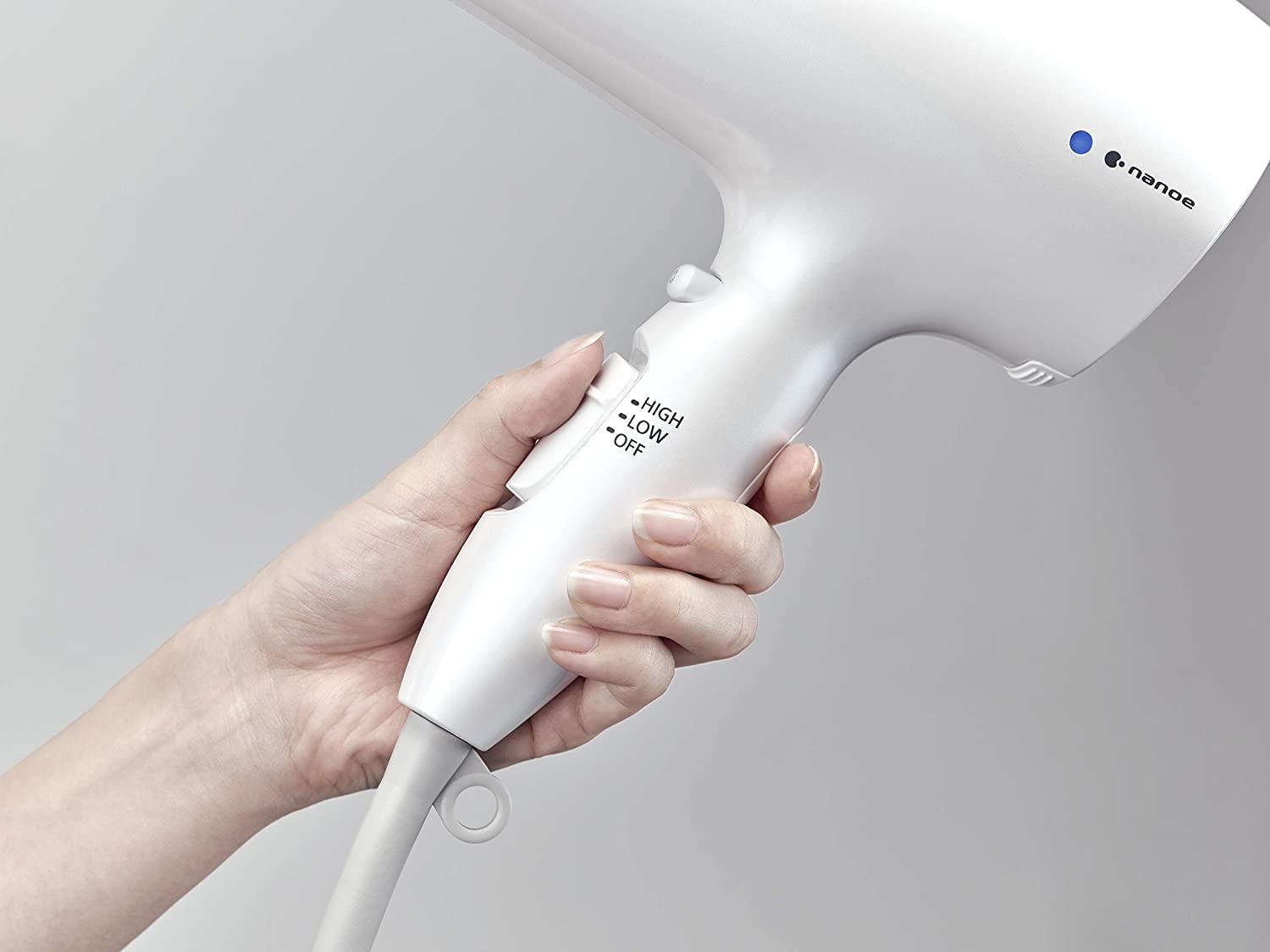Panasonic Nanoe Salon Hair Dryer with Oscillating QuickDry Nozzle, Diffuser  and Concentrator Attachments, 3 Speed Heat Settings for Easy Styling and  Healthy Hair - EH-NA67-W (White)