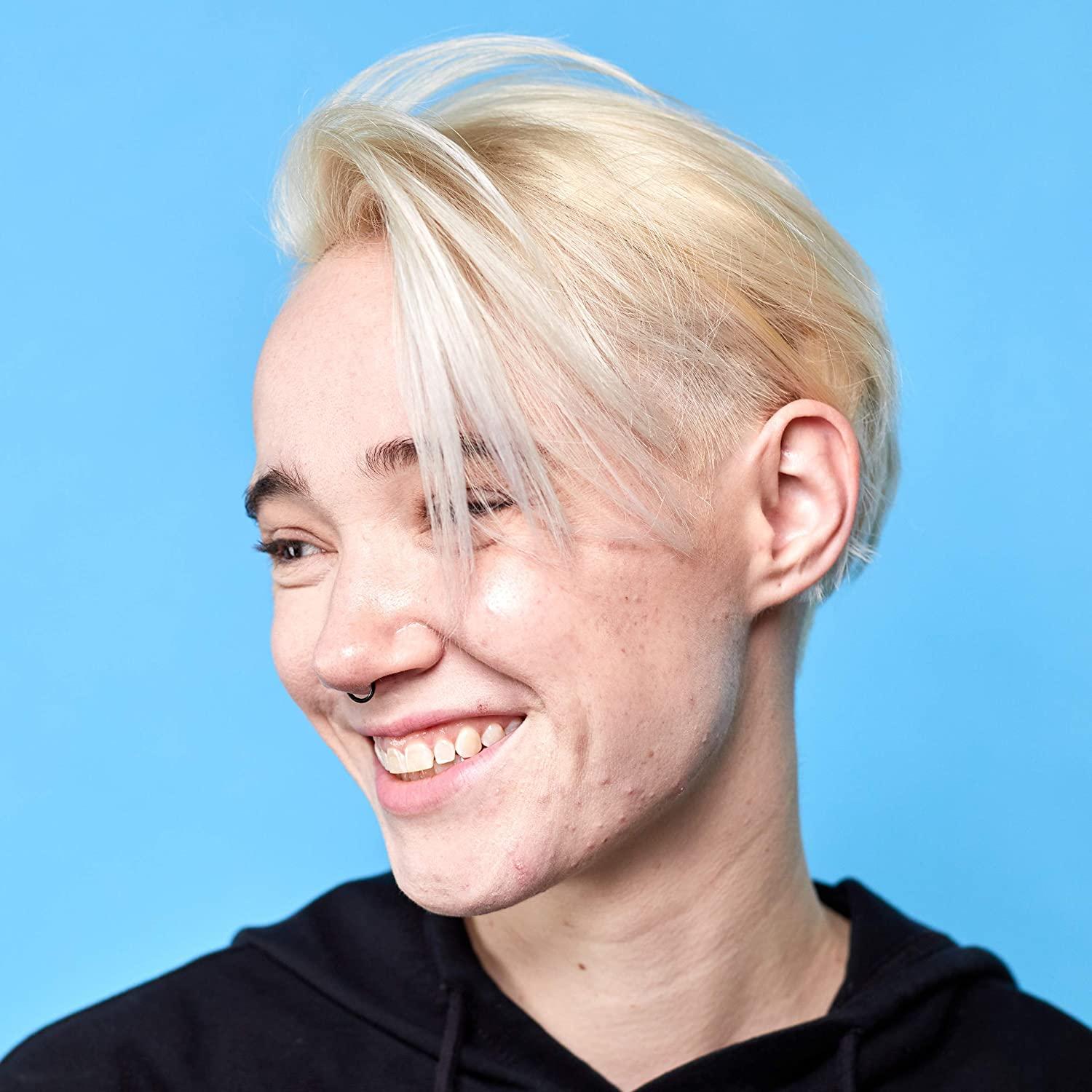 oVertone Blue Toning Conditioner Neutralizes Brassiness in Blonde to