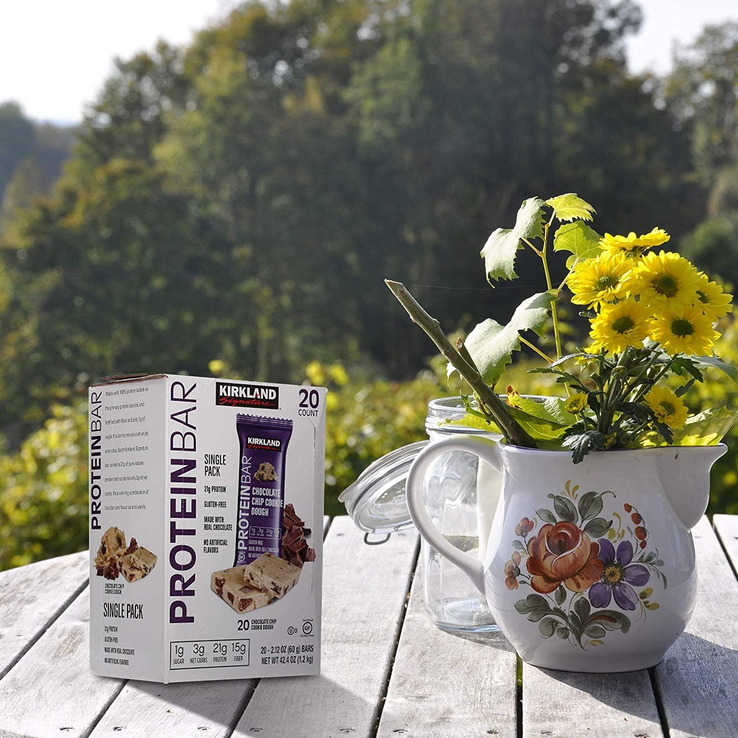 Kirkland Signature Protein Bars Chocolate Chip Cookie Dough, 20count 2