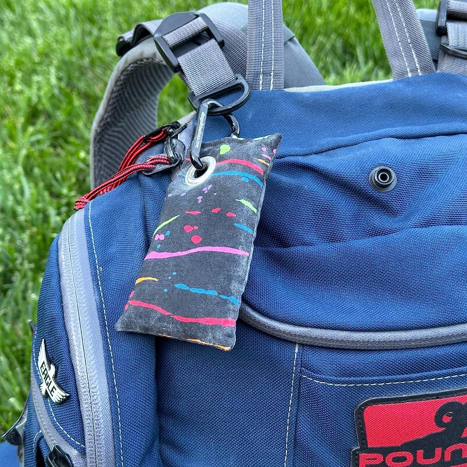 Hyzer Hound Discs Chalk Bag for Improved Grip in Summer Attachable with Carabiner Essential