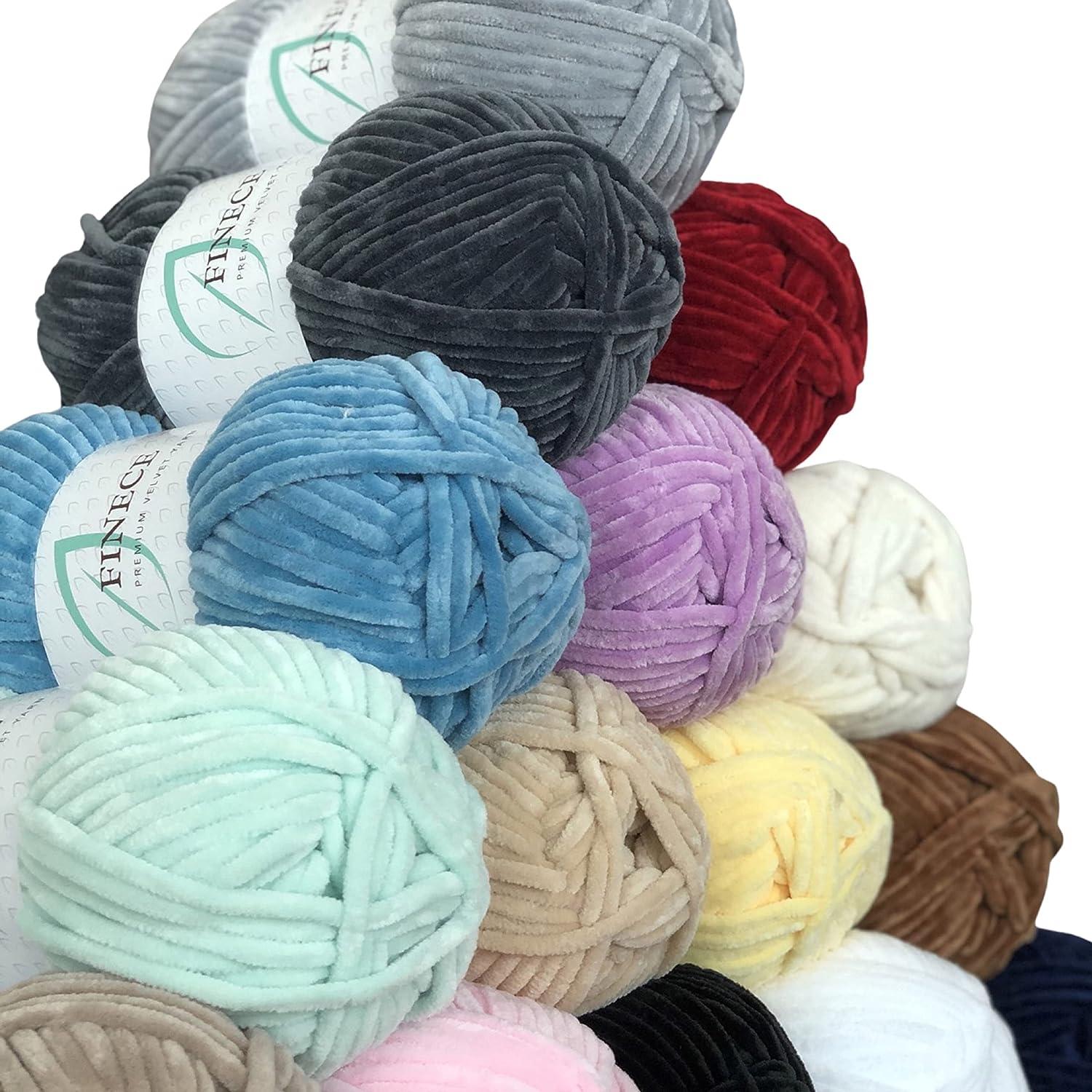 FINECE Soft Velvet Yarn Chenille Yarn for Crocheting Baby Blanket Yarn for  Knitting 100 gr (132 yds) Fancy Yarn for Crochet Weaving Craft Amigurumi  Yarn (1 Skein 2040 - Light Camel) 2040-Light Camel 1 Skein