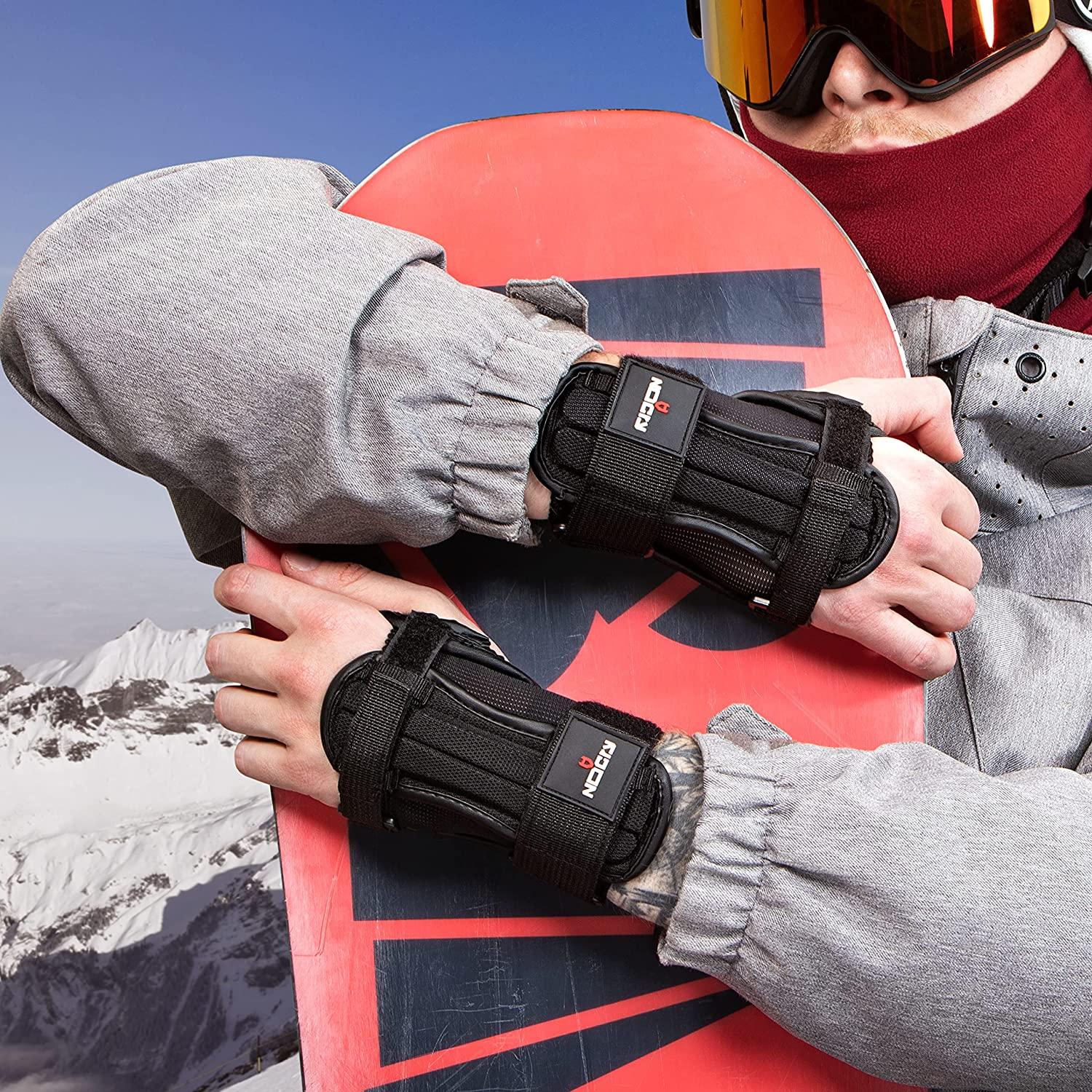 Snowboard gloves with wrist outlet protection
