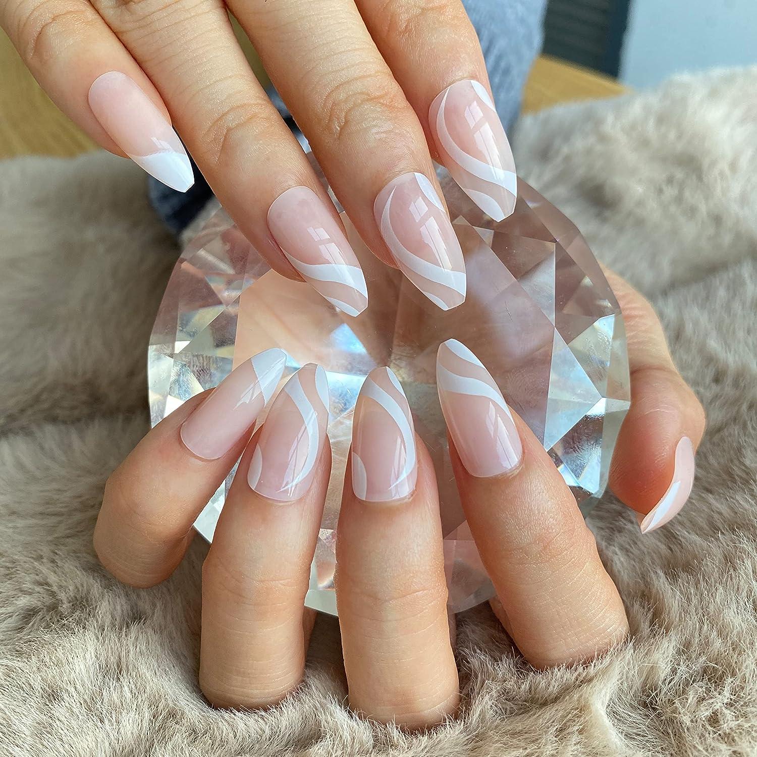 The Y2K Bubble Heart Manicure Is the New Nostalgic Nail Trend to Try | Elle  Canada