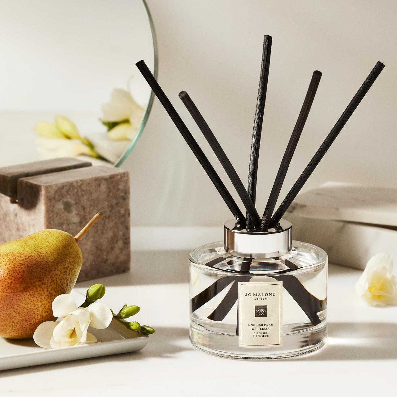 Shop Jo Malone London English Pear & Freesia Scent Surround