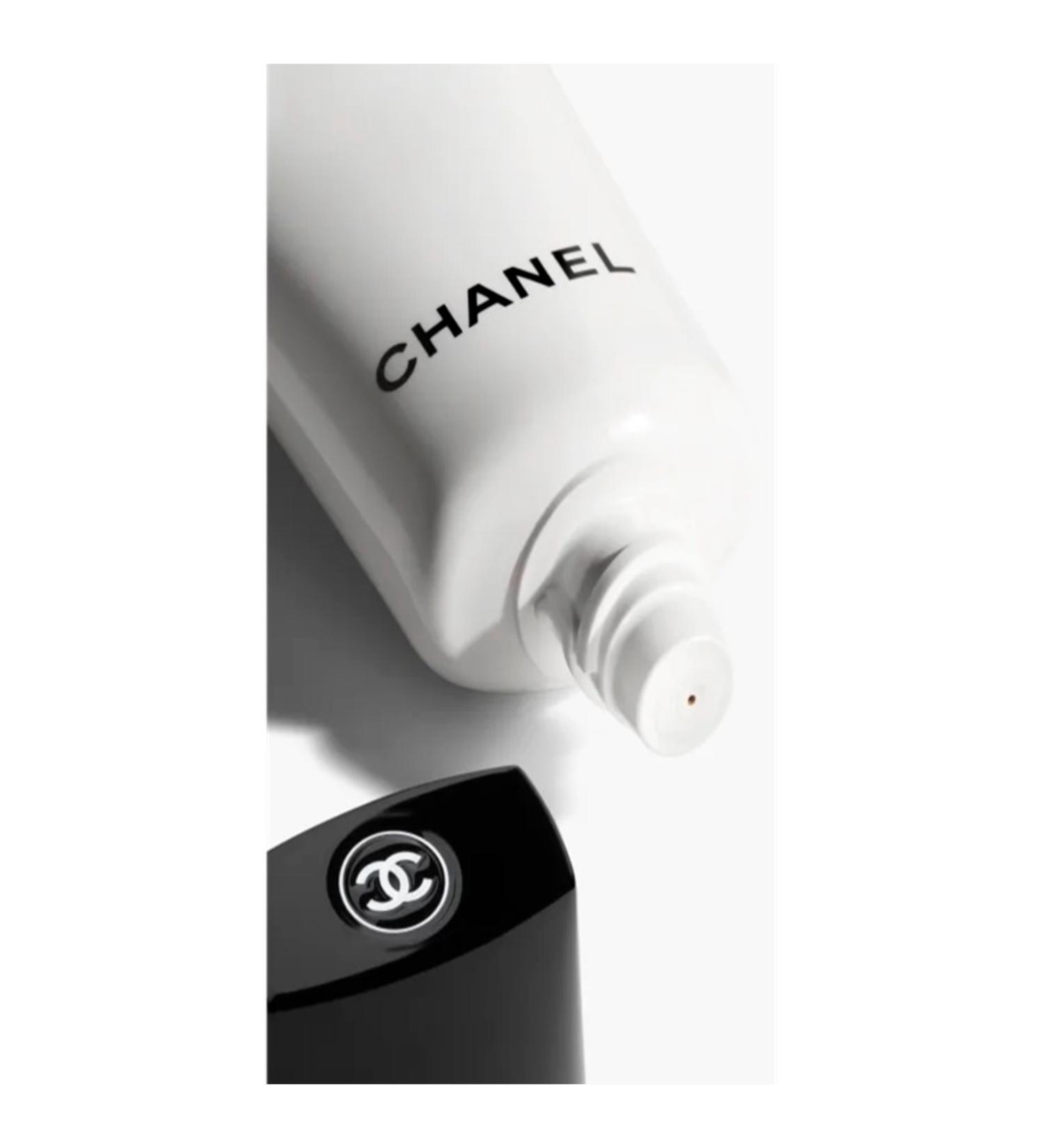 Chanel CC CREAM-SPF30 Protective High Coverage Moisturizing Illuminating Liquid Foundation - Buy Online on GoSupps.com