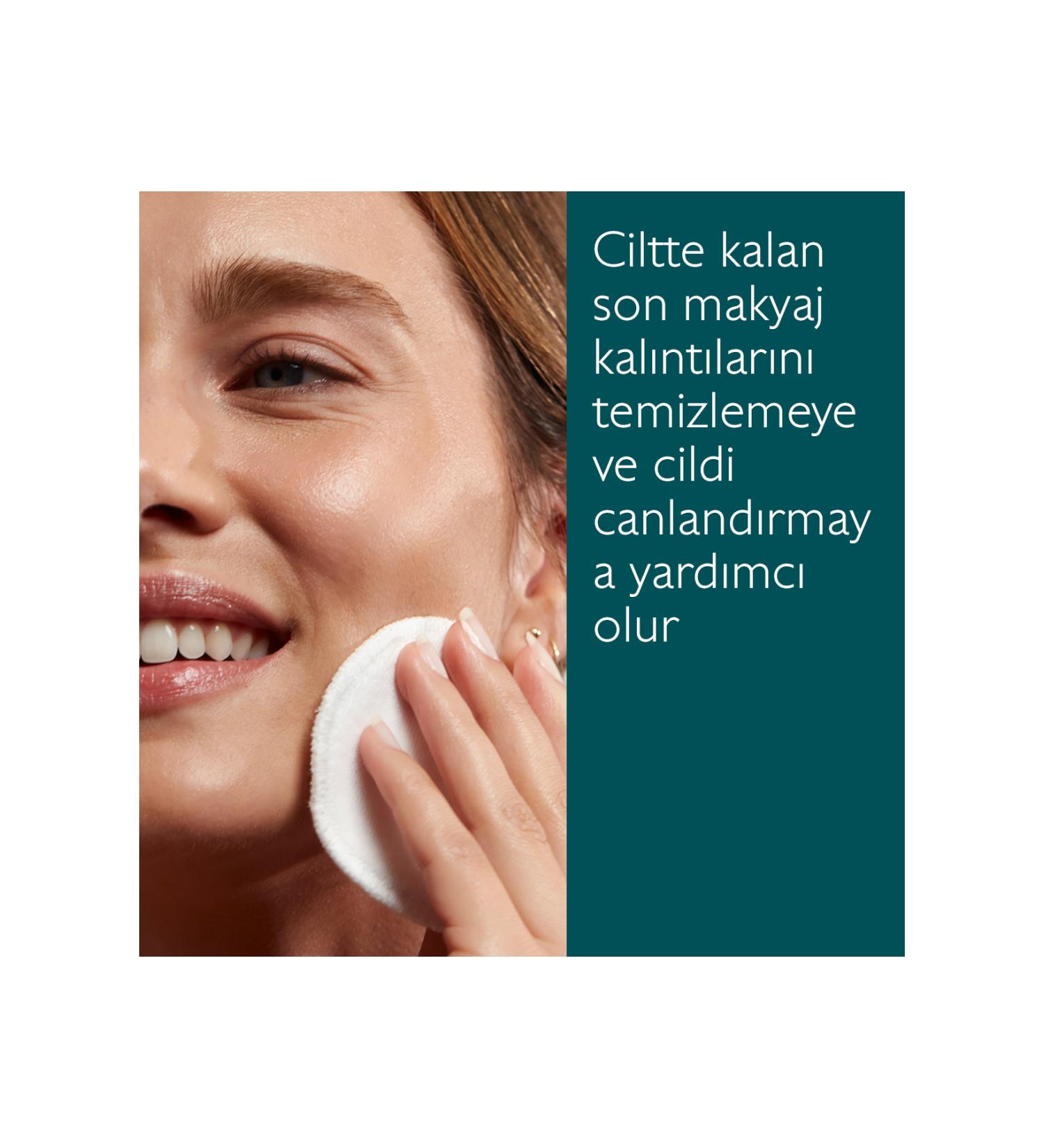 Chanel - Foundation - Les Beiges Water-fresh Complexion Touch - Foundation B10 - Buy Online on GoSupps.com