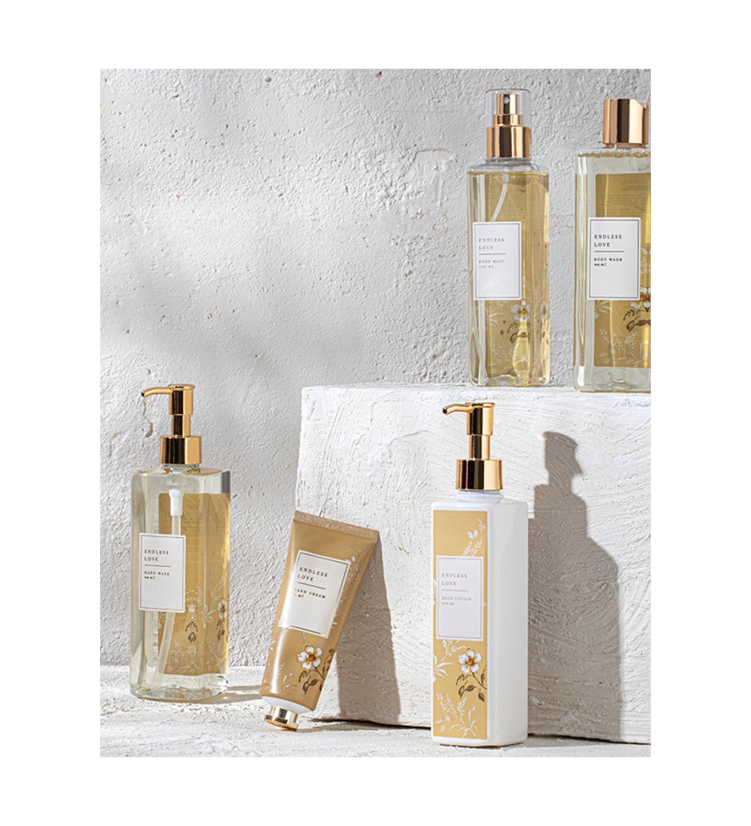 DISNEY Blackberry Flavored Lip Protector LipCare 5 Gr (2 Pieces)