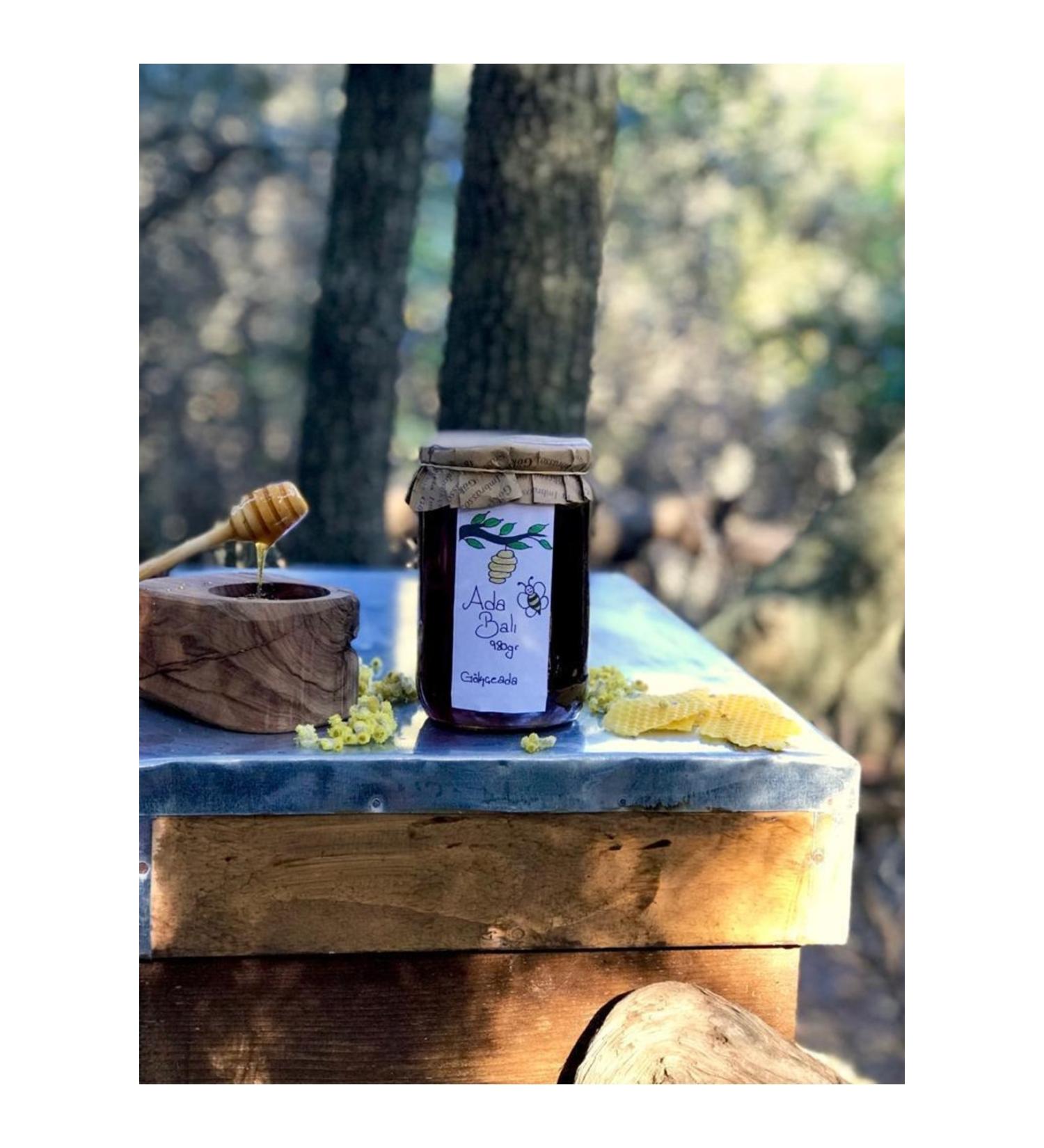 Likyova Oily Sele Stone Pressed Black Olives 1kg Glass Jar