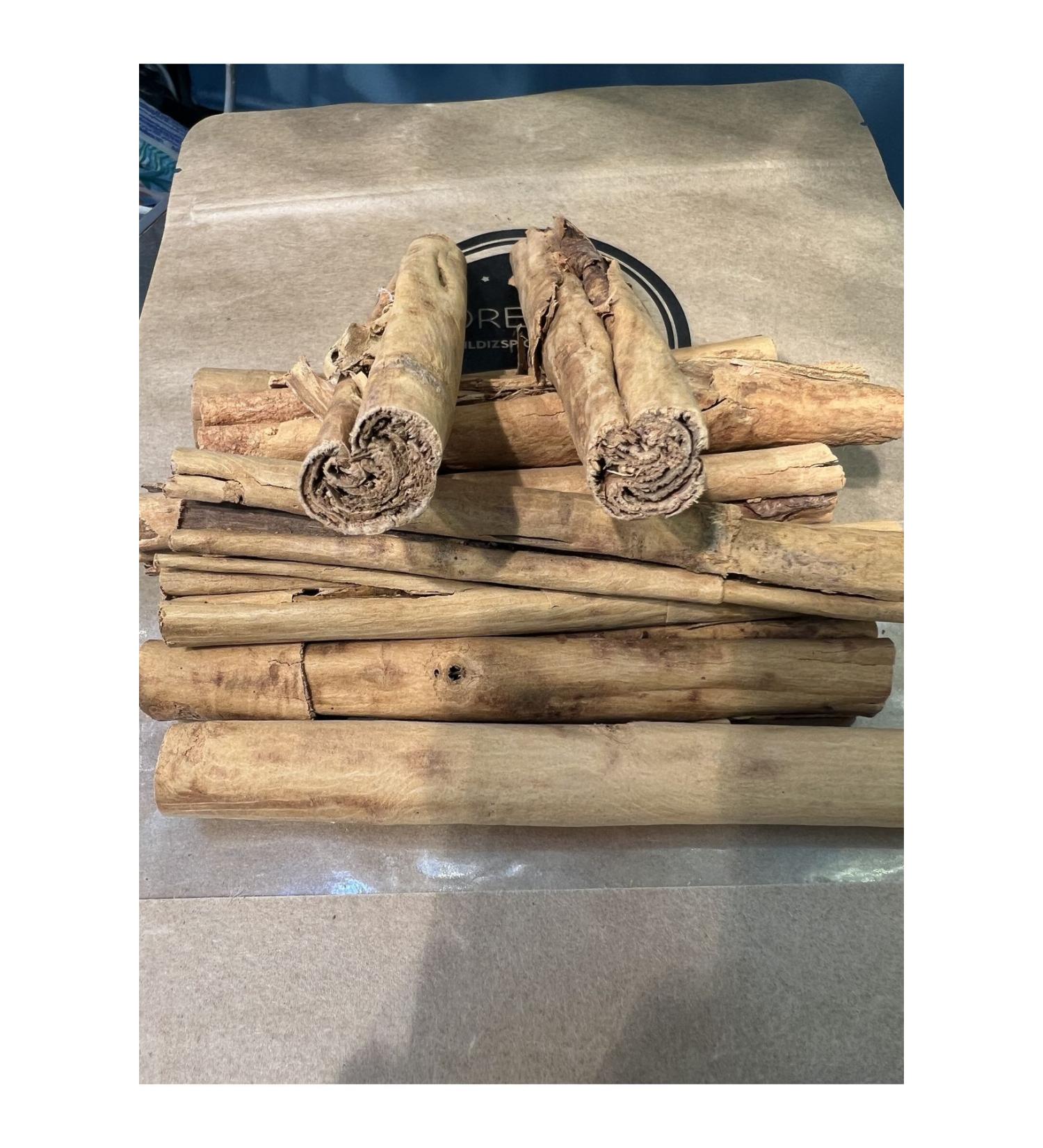 Molly Shrimp Salmon Adult Cat Food 2 kg