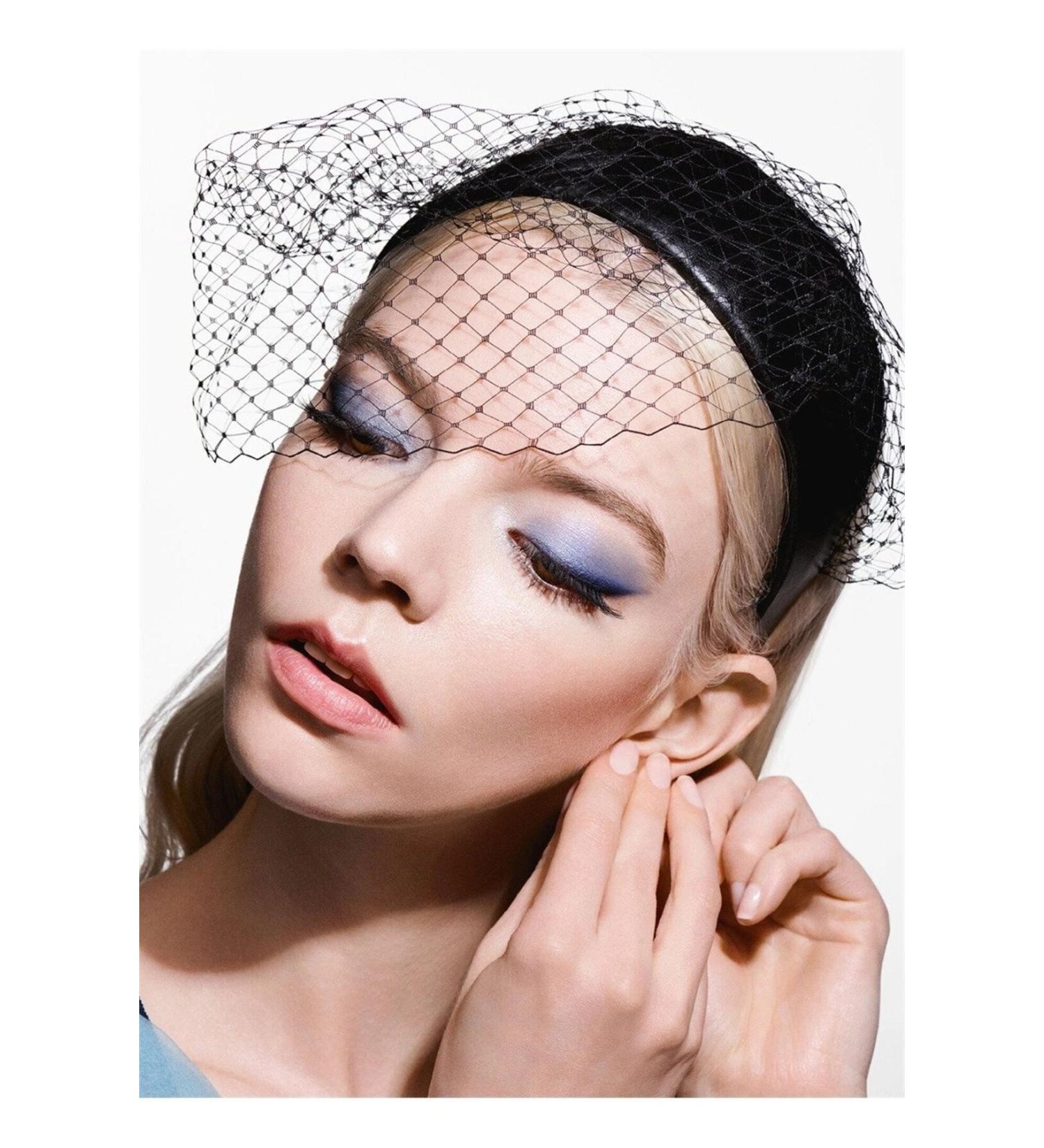 Oriflame The One Everlasting Sync Soft Water and Flow Resistant UVA Protection Matte Foundation 10 Spf