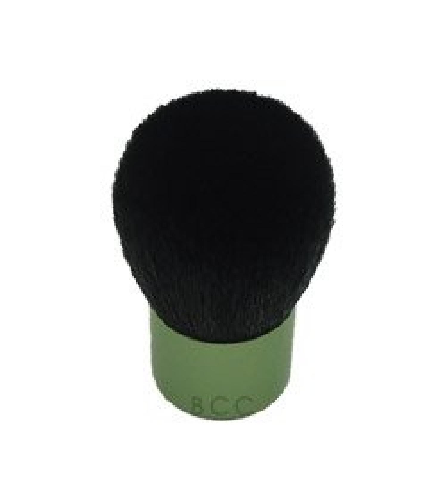 Earthly Body Kabuki Brushes 0.5 Ounce