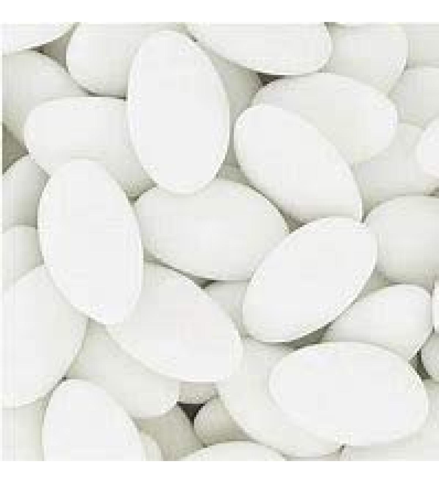 Box of white chocolate sweets 900grs