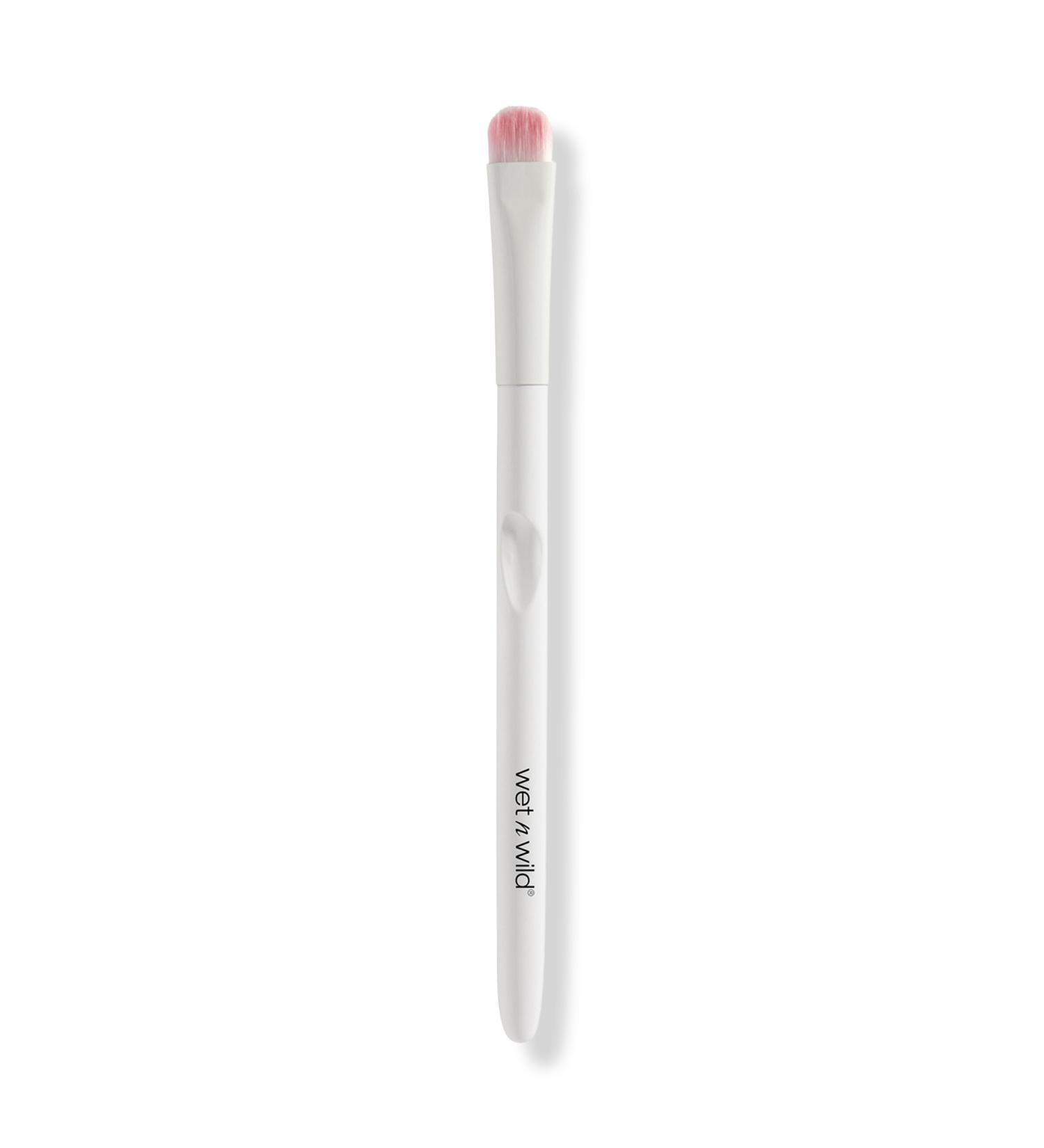 Wet n Wild Small Eyeshadow Brush - Transform Your Style with the Best Innovation Today! - Buy Online on GoSupps.com