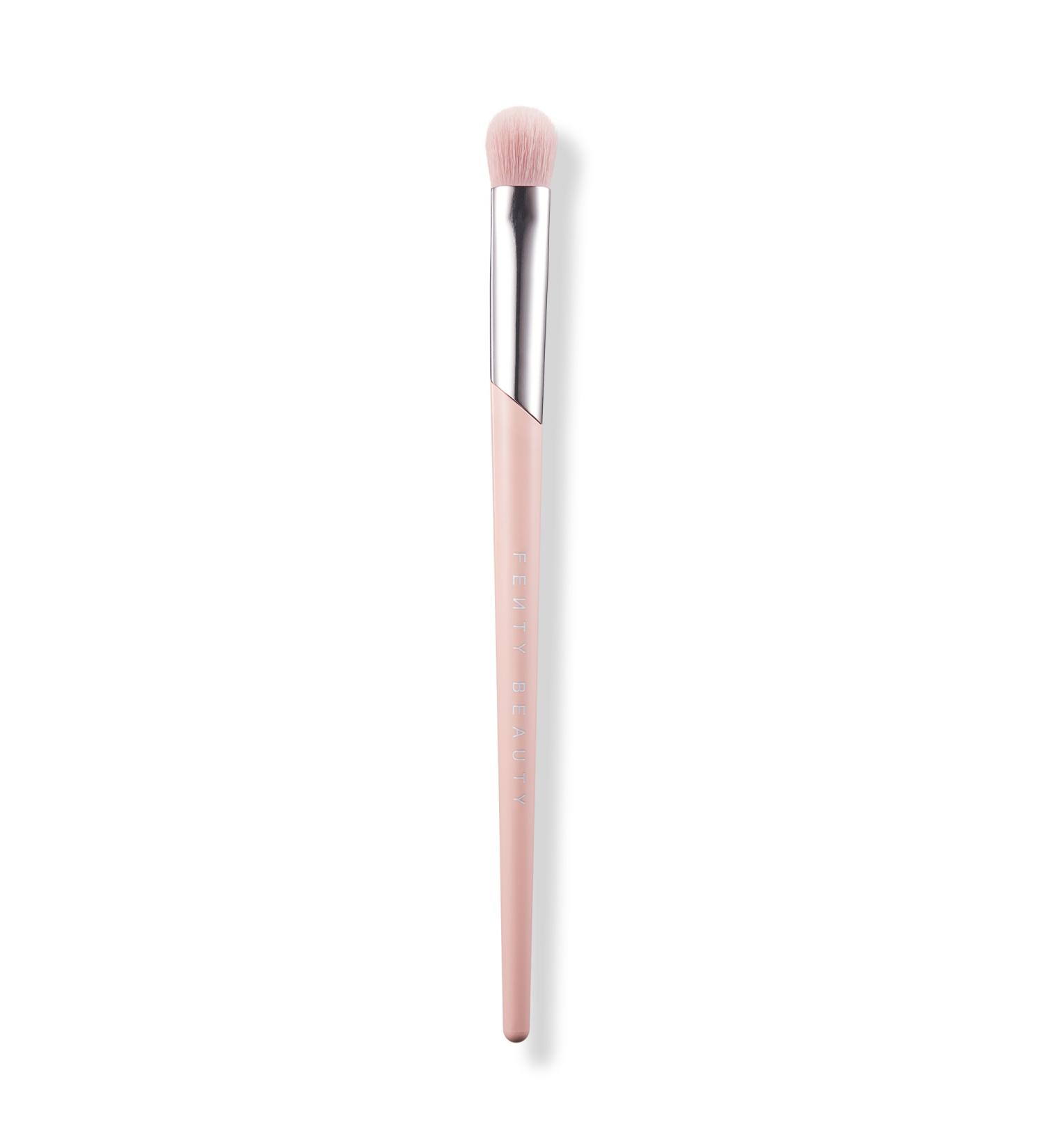 FENTY BEAUTY by Rihanna Plush Eyeshadow Brush 240