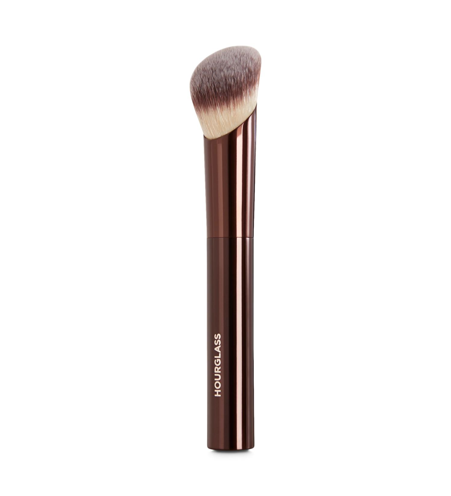 HOURGLASS Ambient Soft Glow Foundation Brush