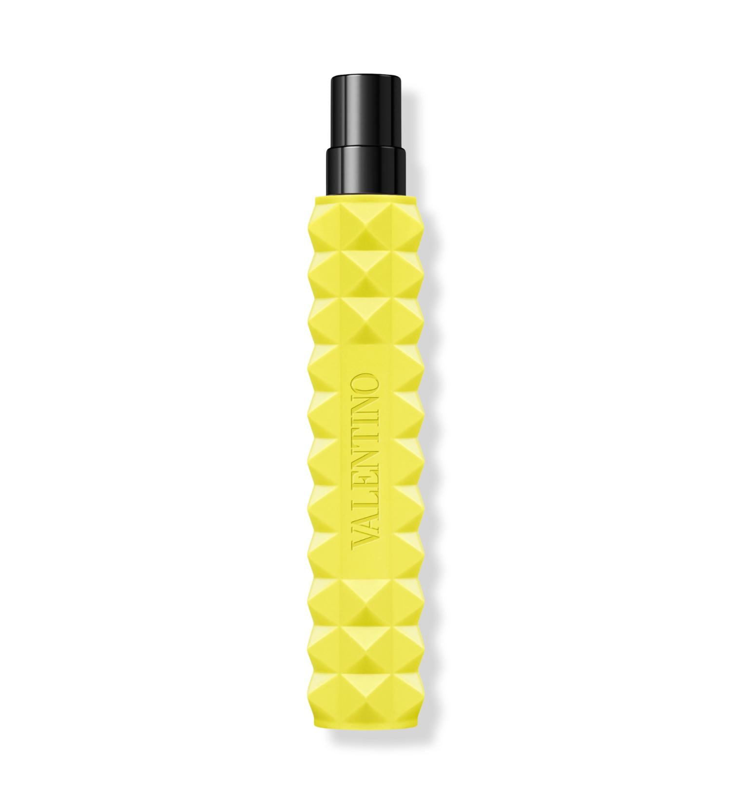 Discover Valentino Donna Born In Roma Yellow Dream Eau de Parfum Travel Spray 0.33 oz - Elevate Your Style Instantly! - Buy Online on GoSupps.com