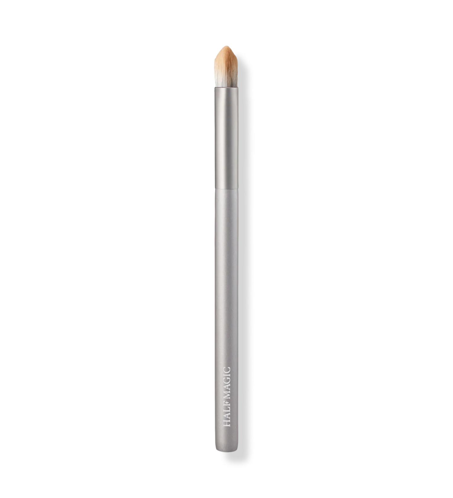 HALF MAGIC Pyramid Eyeshadow Brush 1 ct