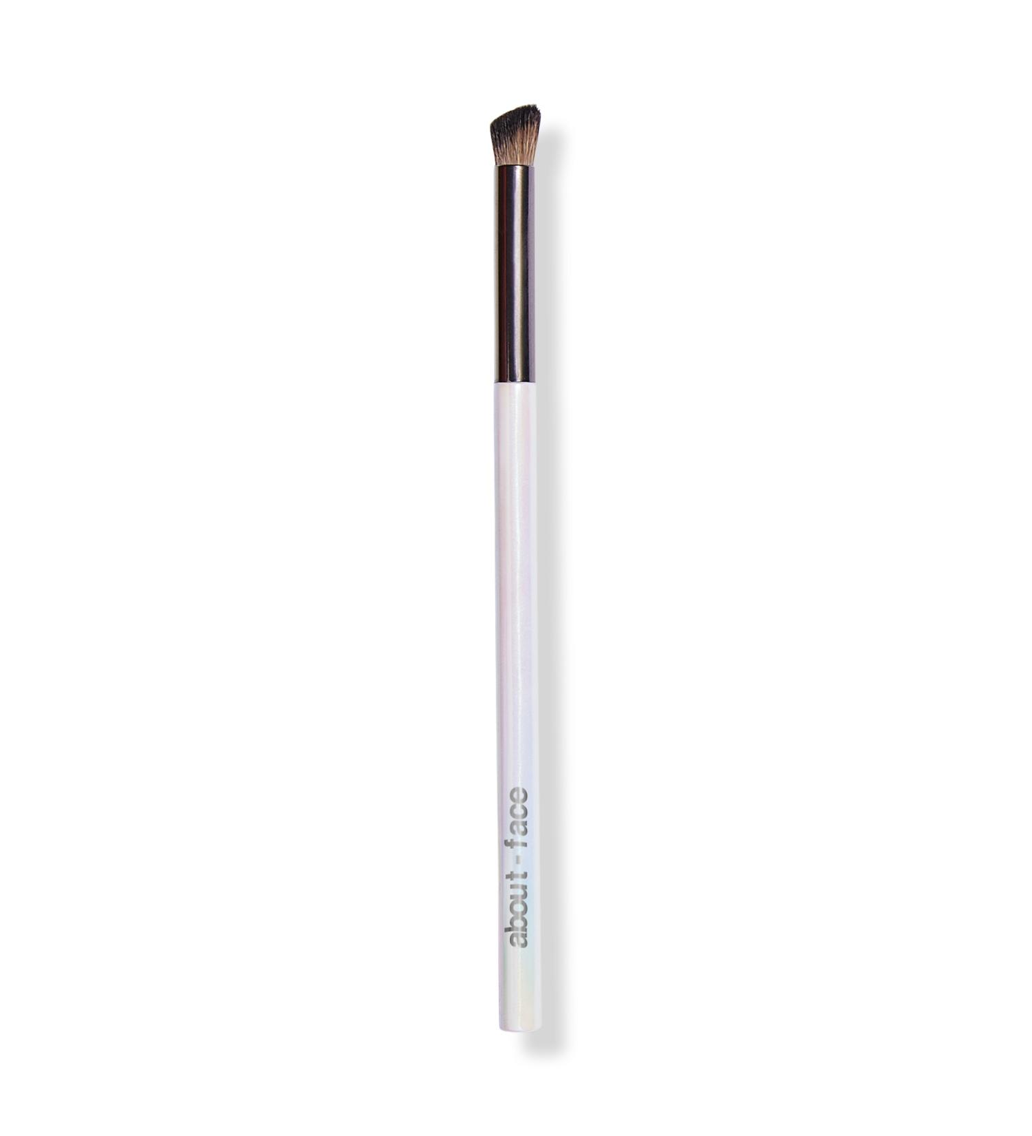 about-face Define + Blend Crease Powder Brush 1 ct - Transform Your Style with the Best Innovation Today! - Buy Online on GoSupps.com