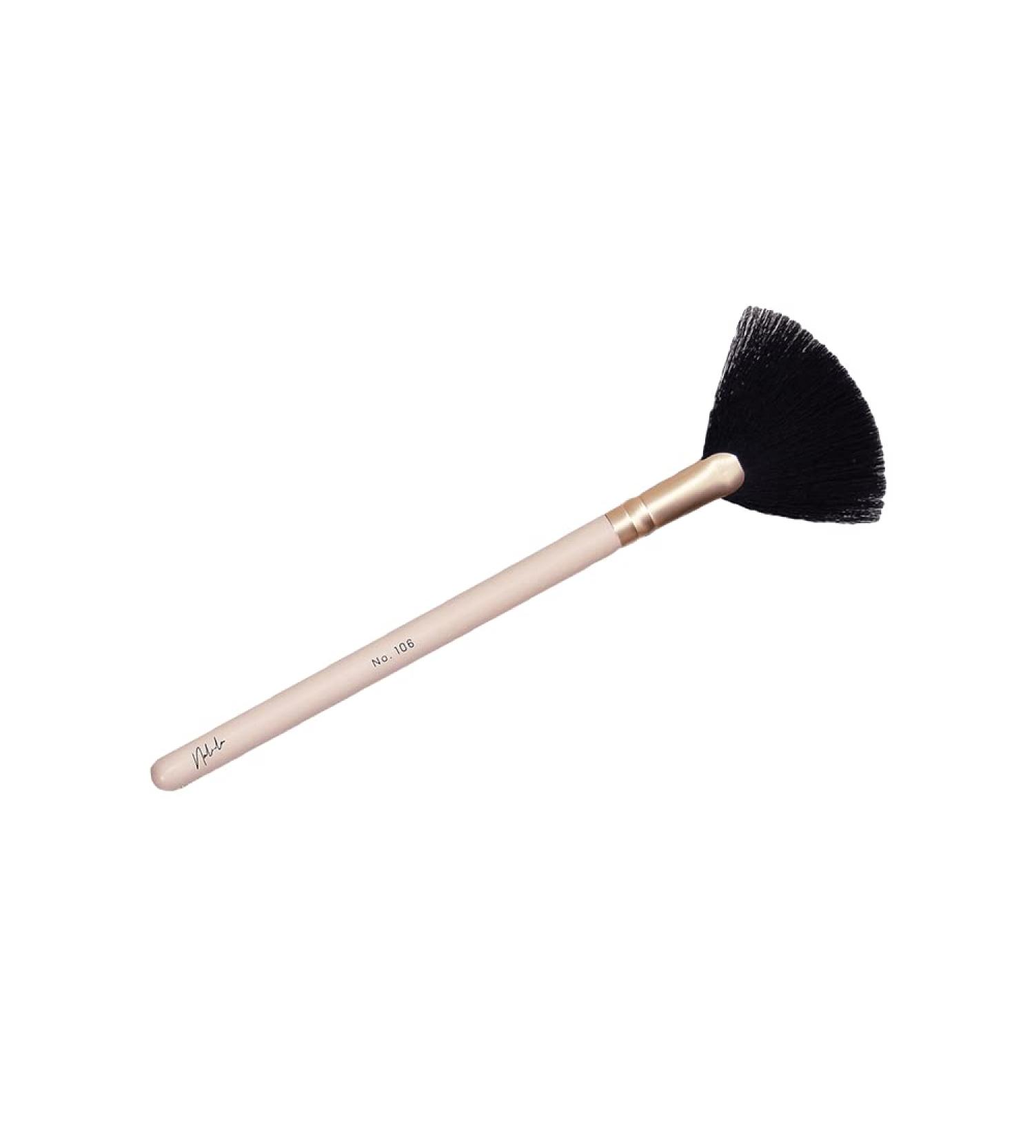 Nalula fan brush - For precise accents and easy application of your highlighter