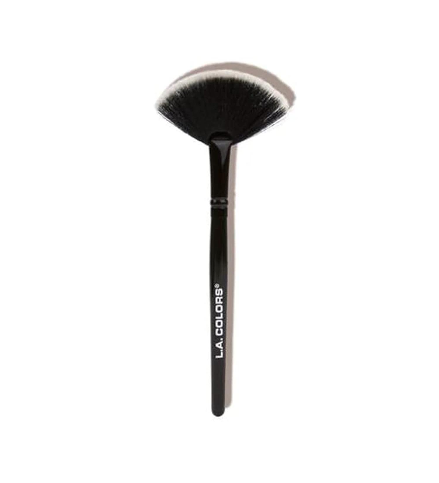 L.A. COLORS Highlighter Fan Brush 1 Ounce