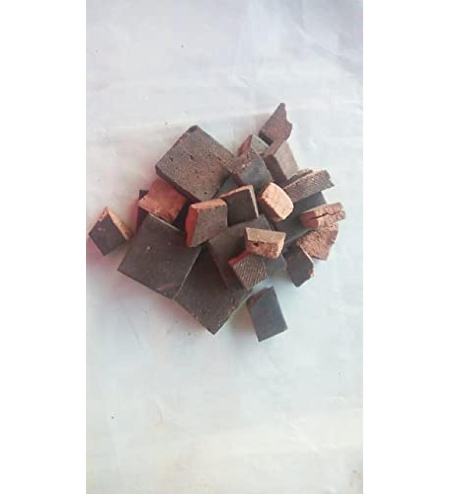 ORGANIZE Sky Life Kattha Kala Katha Brown Kaath Black Cutch Acacia Catechu in ruwe vorm Khair Chandra 100 Gr