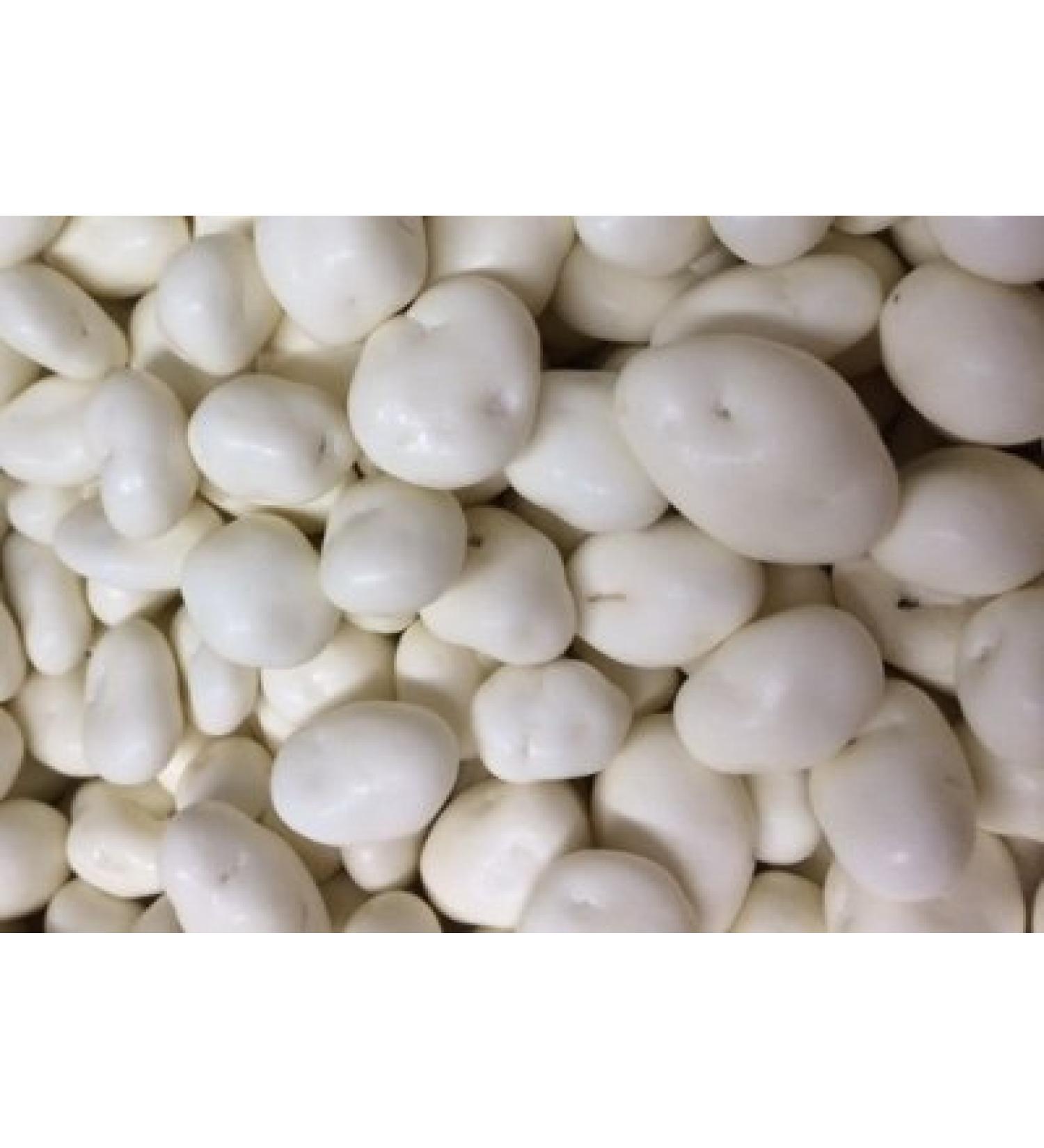 OliveNation Yogurt Covered Raisins 32 ounces 2 Pound (Pack of 1)