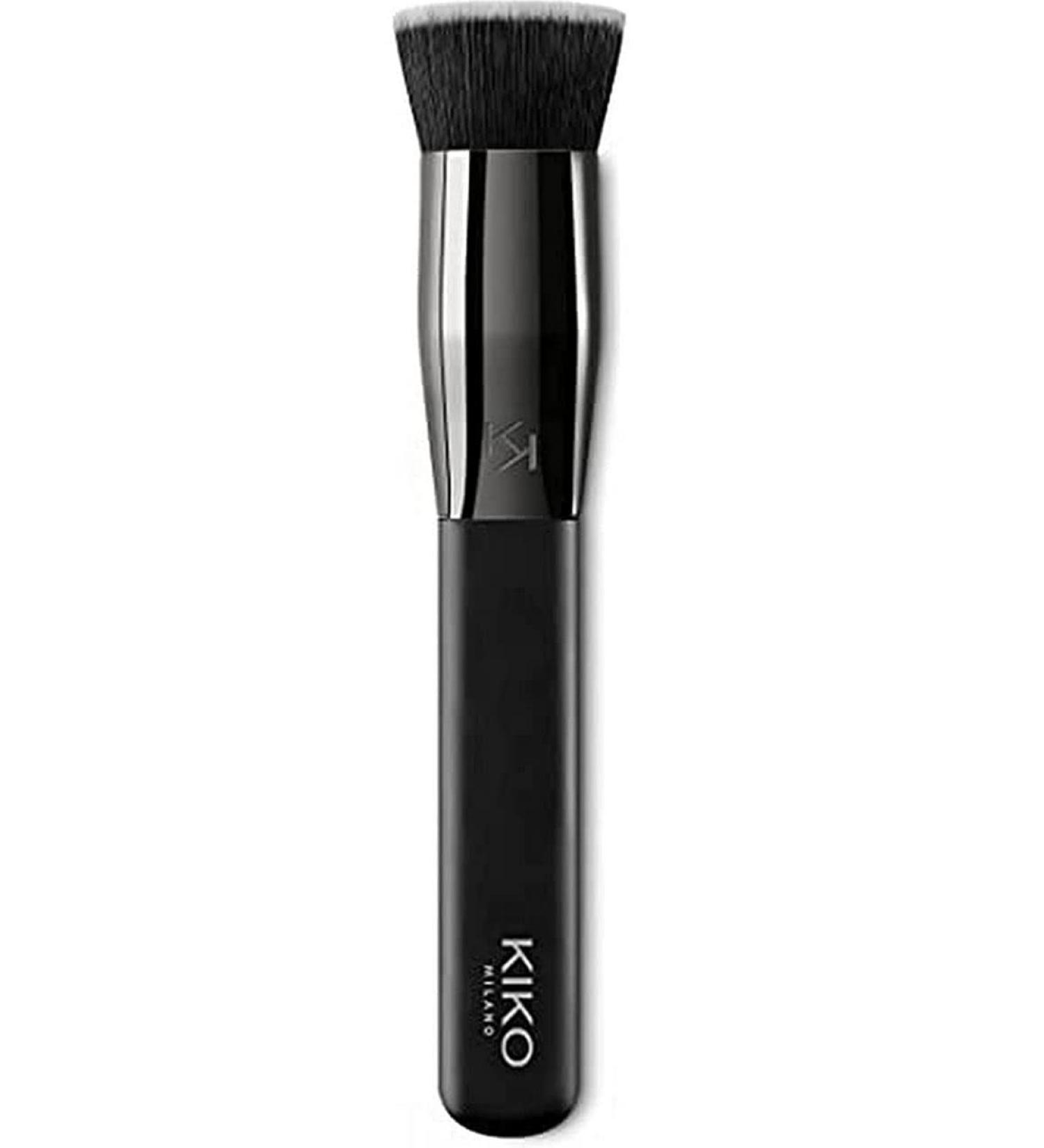 KIKO Milano Face 05 Round Foundation Brush - Flat-Cut Synthetic Brush for Liquid & Mousse Makeup | International Shipping Available - Buy Online on GoSupps.com