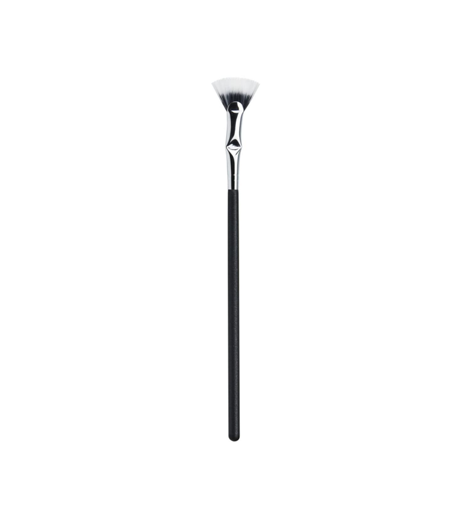 Dolly Mascara Fan Brush - Angled Eyelash Makeup Tool for Natural Lifted Effects (1 PCS) - Buy Online on GoSupps.com