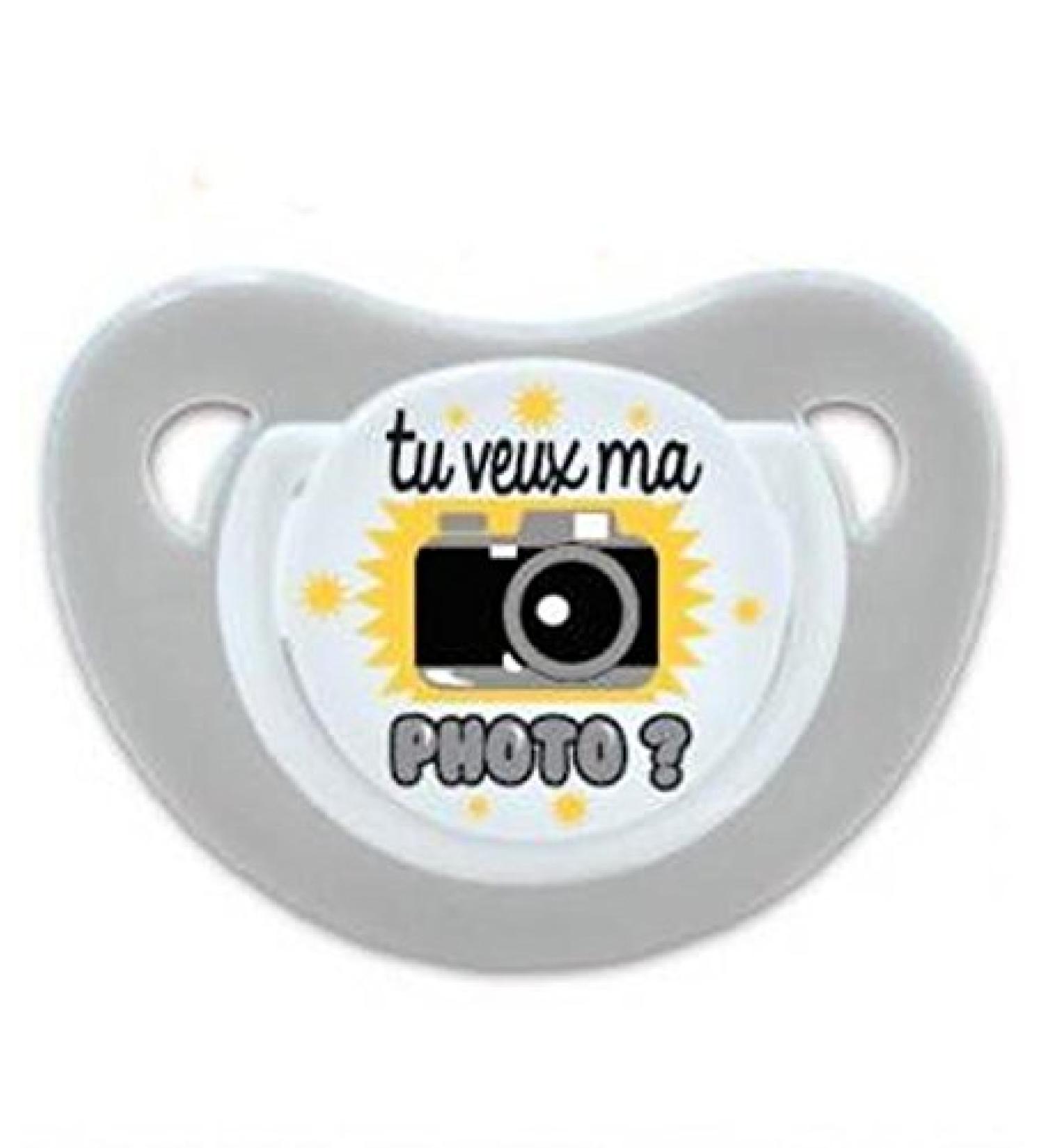 Schnuller "You want my photos"