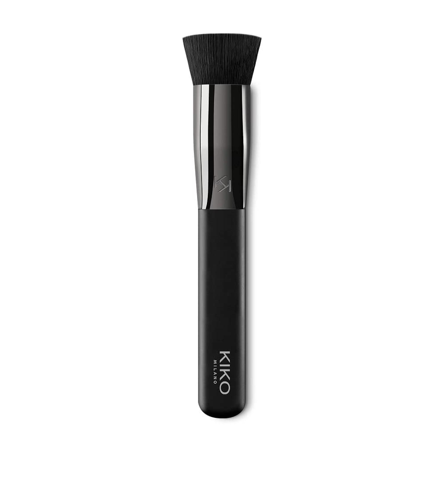 KIKO Milano Face 06 Sponge Core Foundation Brush | Brush with foundation sponge and synthetic fibers for applying liquid products
