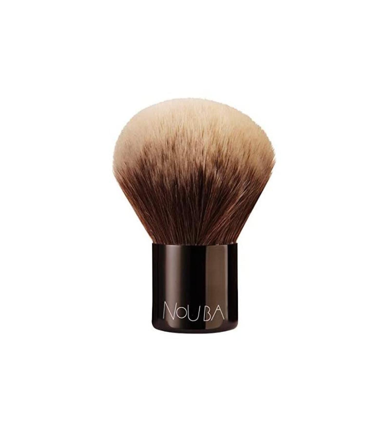 Nouba Kabuki Brush Small compact multitasking brush with soft flexible synthetic fibers.Ideal for the application of earth compact and loose powder