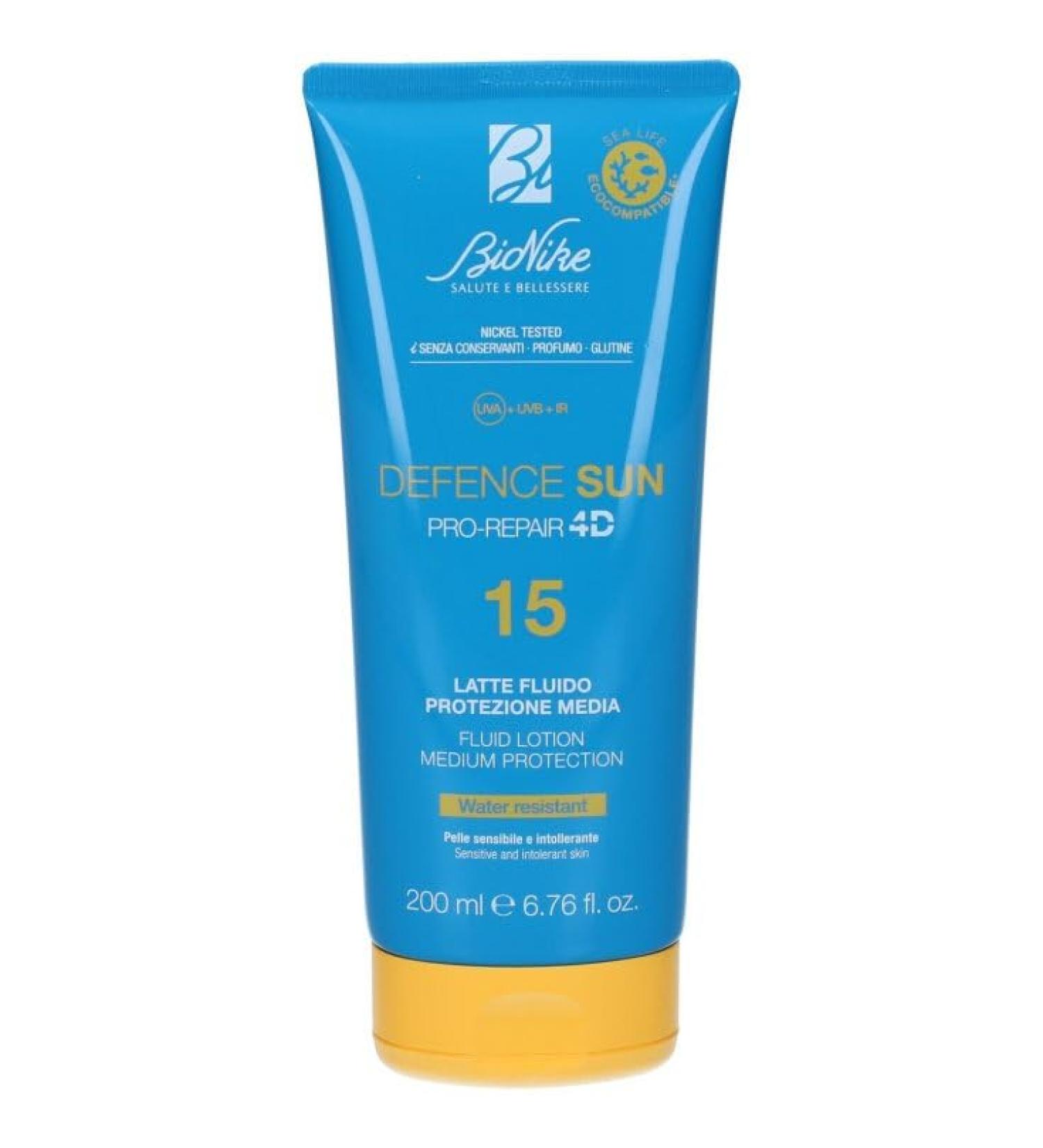 Bionike Defence Sun Liquid Sunscreen Lotion for sensitive and intolerant skin SPF 15 protective and antioxidant action waterproof and non-sticky strengthens and repairs the skin 1 x 200 ml
