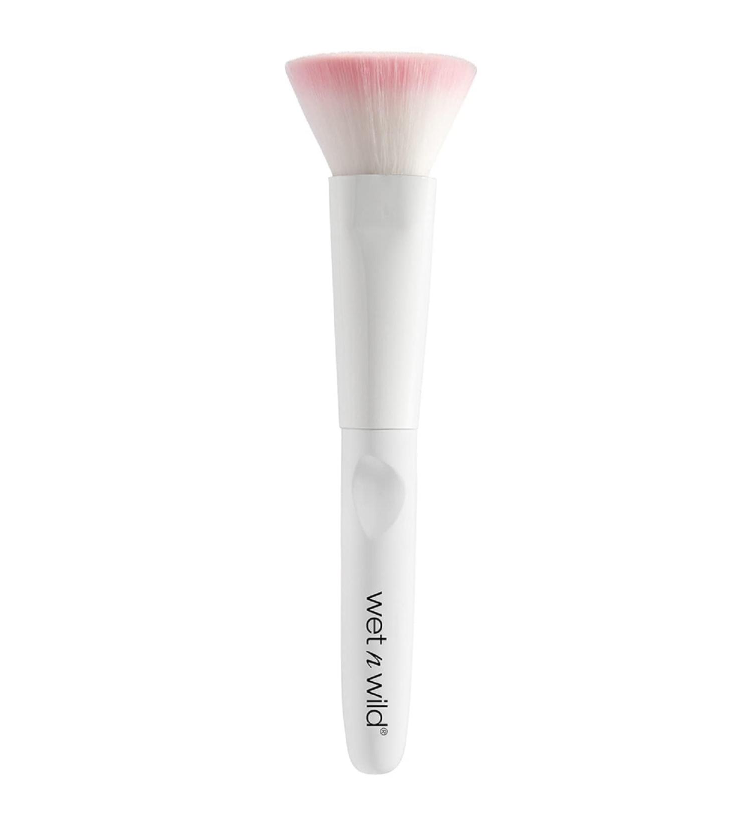 Shop Wet n Wild Versatile Flat Tip Makeup Brush - Perfect for Easy Application & All Formulas - Buy Online on GoSupps.com