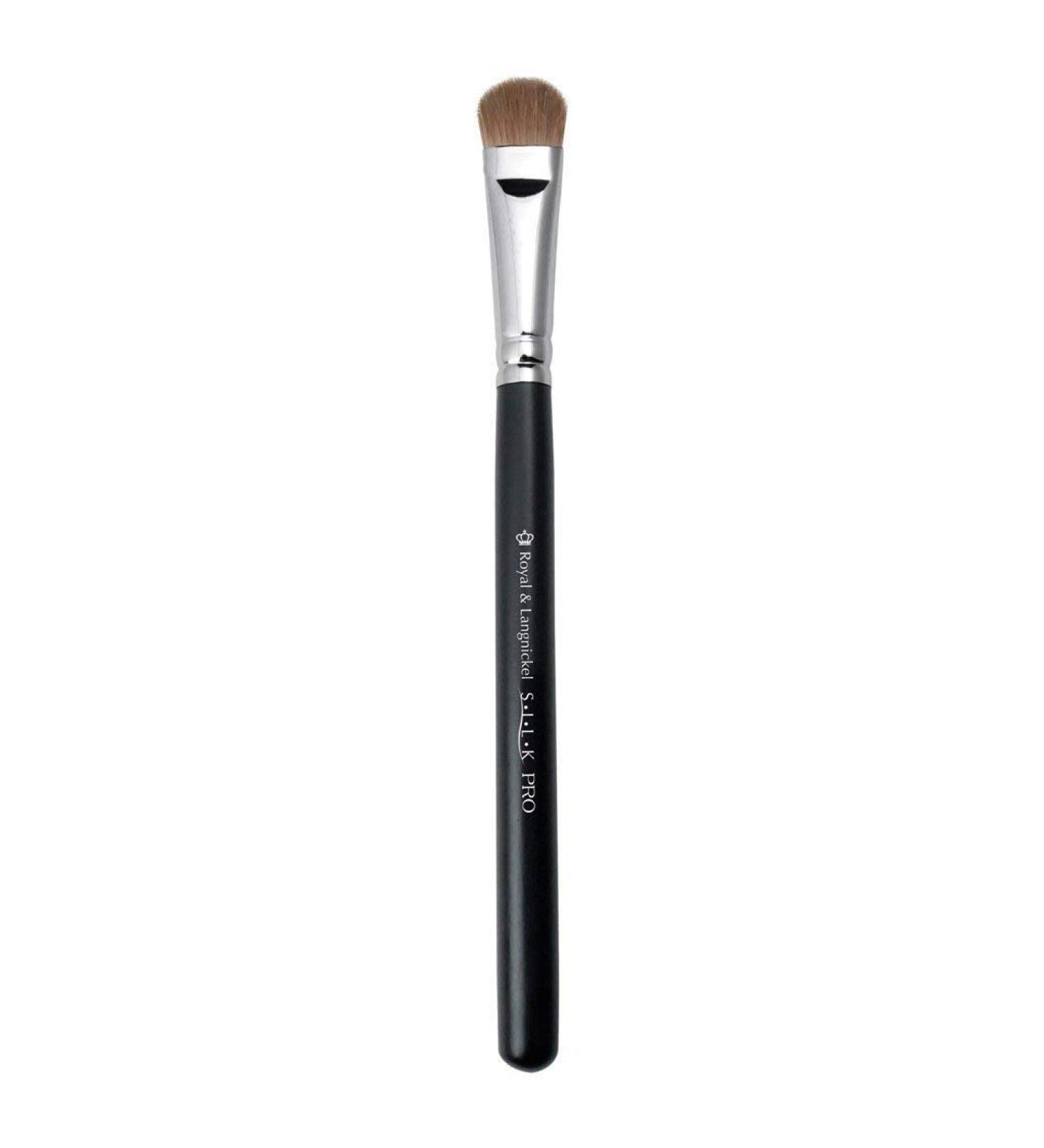 Royal Brush Silk Eye Shader Brush - Medium 0.8 oz | International Shipping - Buy Online on GoSupps.com