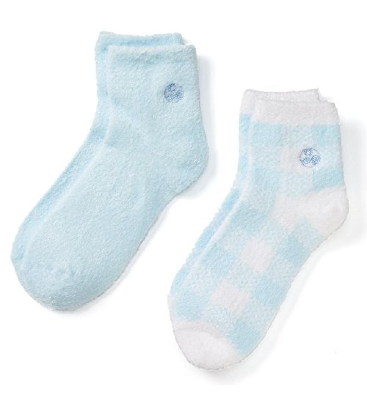 Earth Therapeutics Aloe Vera Socks - Moisturizing Infusion for Dry Feet, Cracked Heels, Calluses & Rough Skin - Blue Plaid Design - Buy Online on GoSupps.com