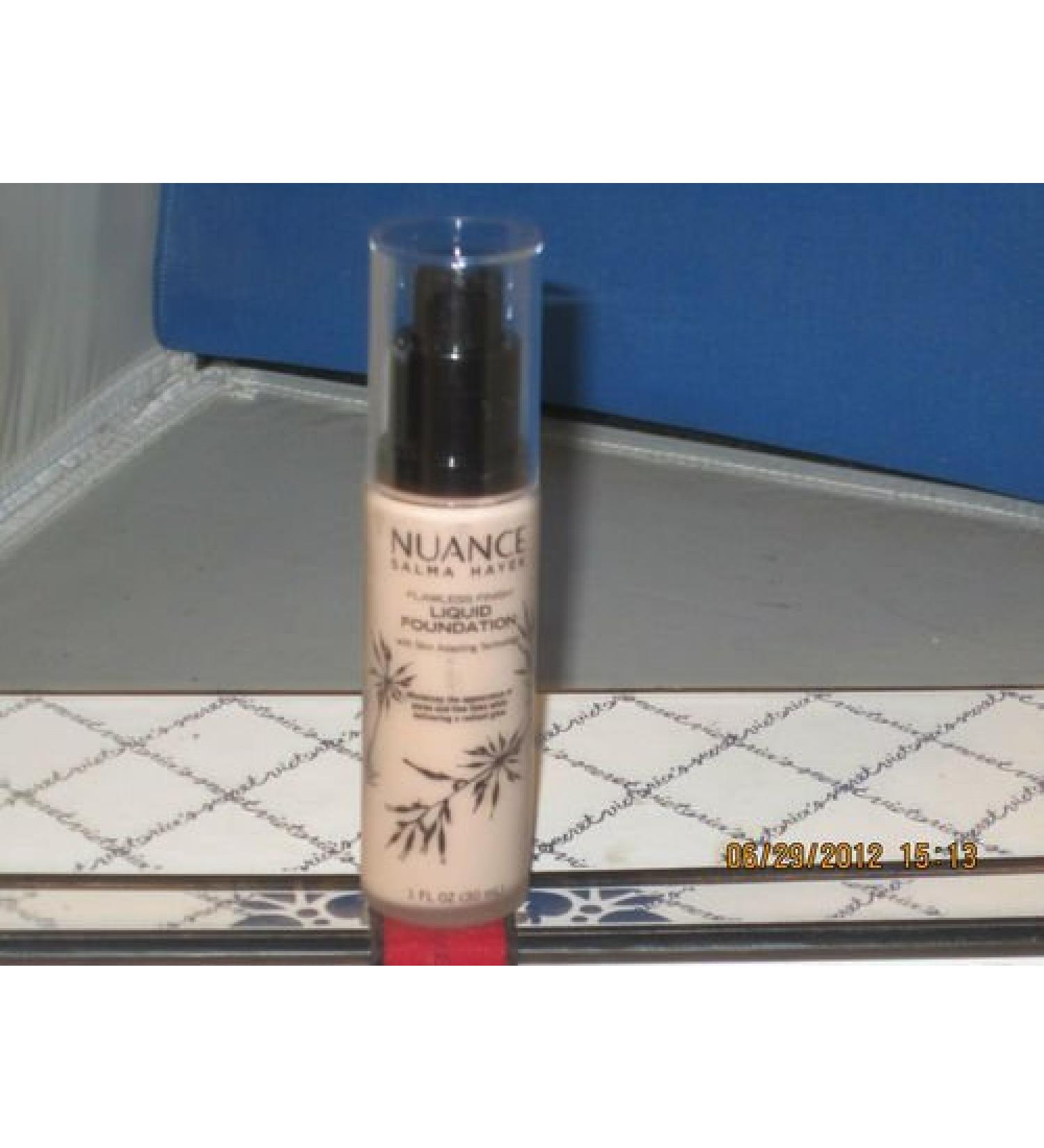 NUANCE SALMA HAYEK FLAWLESS FINISH LIQUID FOUNDATION 272 LIGHT COOL