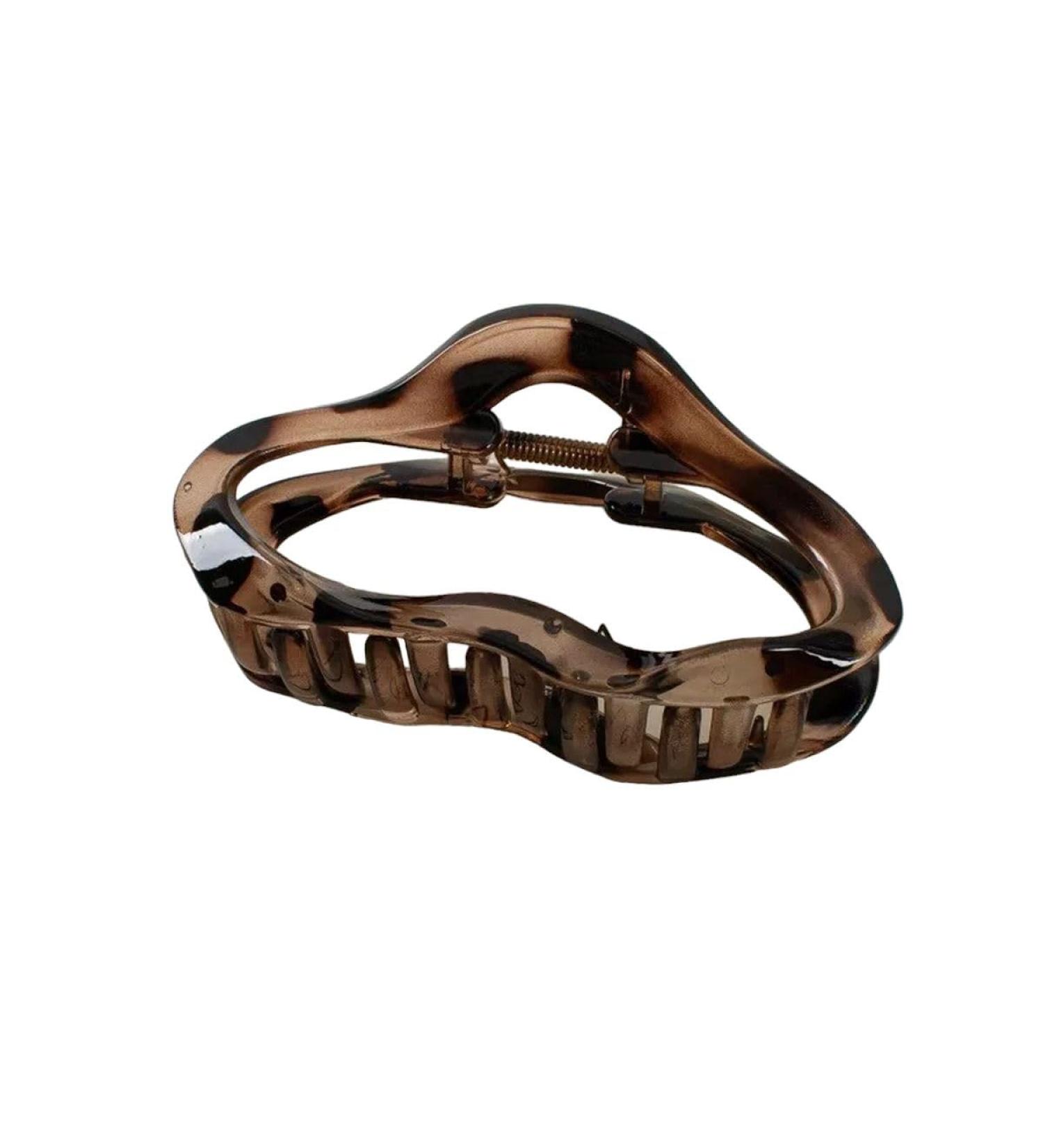 New 2025 Irregular Hollow Out Hair Claws Clips Women New For Fashion Tortoiseshell Large Crab Hair Clamps Barrettes Clips Hair Accessories Jewelry Fashion Accessories Creative Gift - Buy Online on GoSupps.com