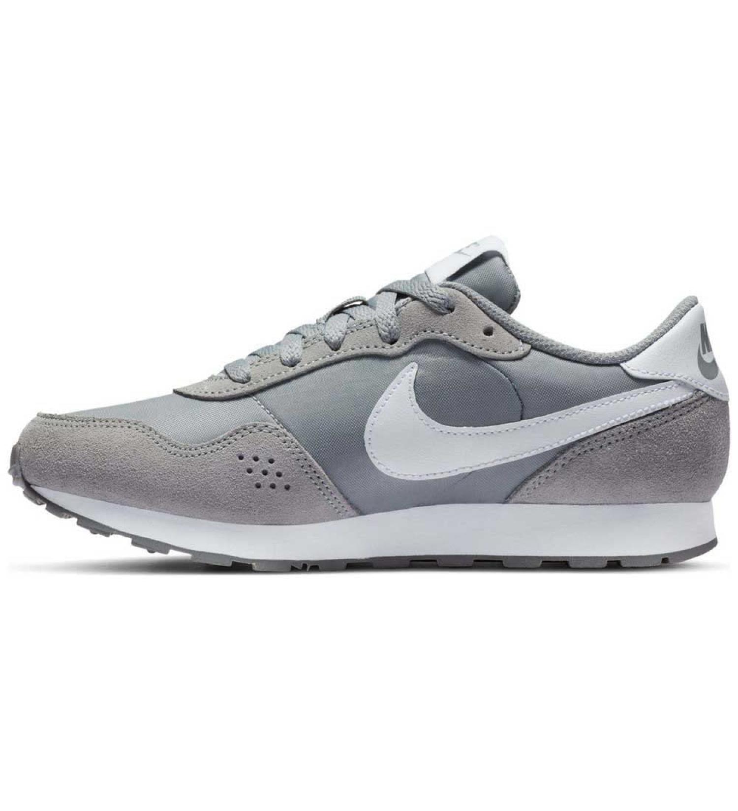 NIKE Boy's Md Valiant Btv Gymnastics Shoe 2.5 UK - Particle Grey/White - Buy Online on GoSupps.com